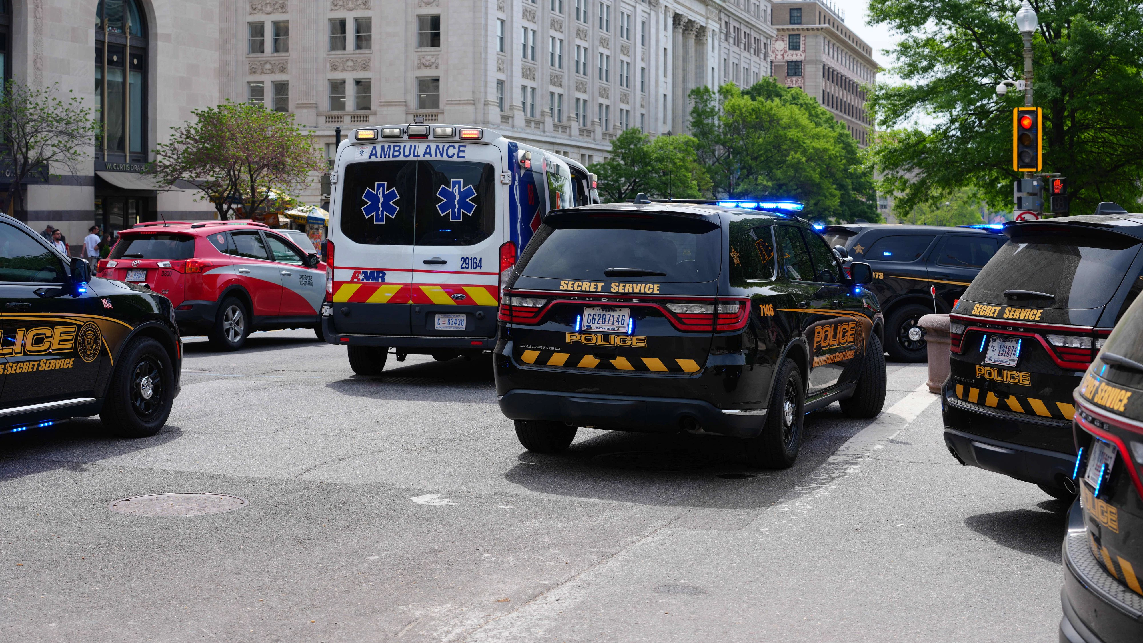 Die Polizei steht im Großeinsatz – die Ermittlungen laufen.