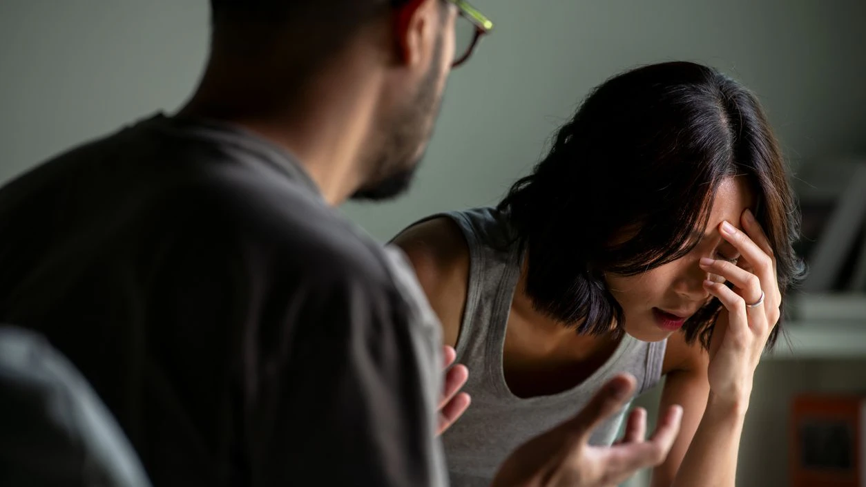 Heute.at - Streit im Drogenrausch – Frau griff Freund mit Glas an