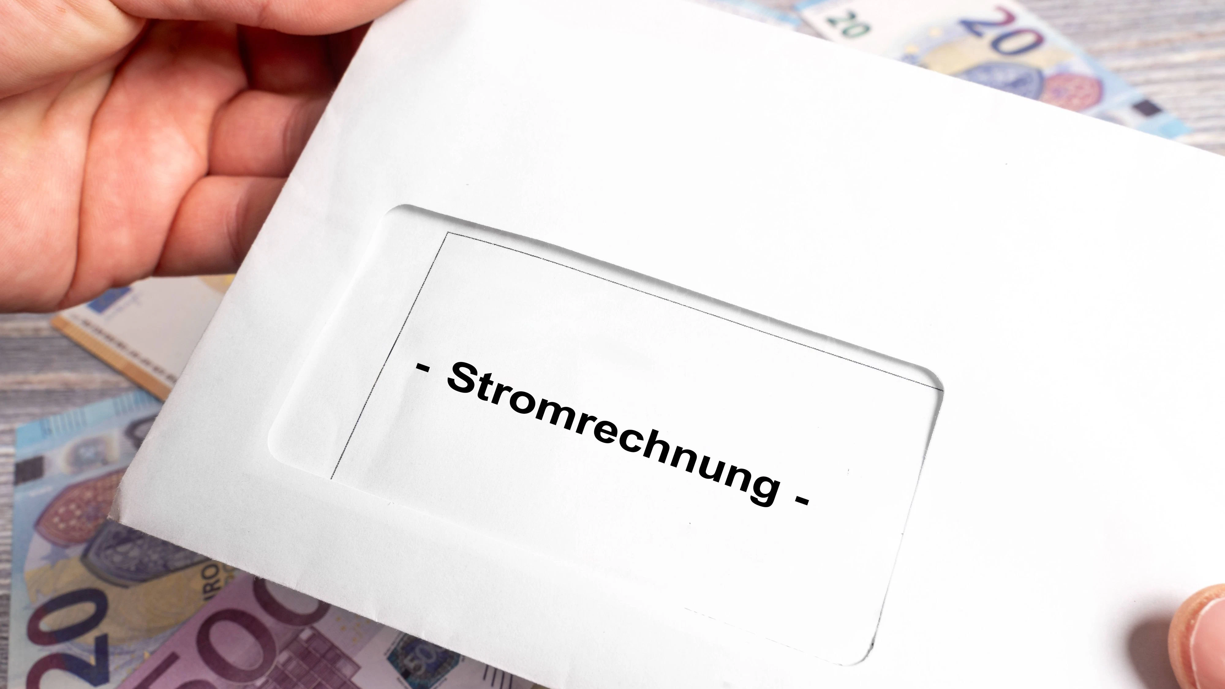 Neue Stromrechnung: Ab jetzt hilft Stromrechnung beim Geldsparen