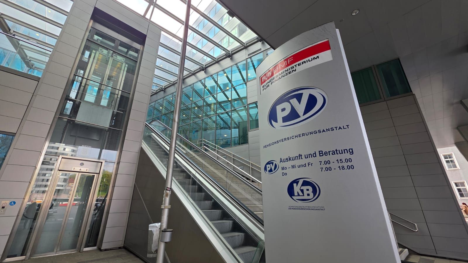 Die PVA wollte dem Oberösterreicher nach 17 Jahren 212 Euro monatlich weniger überweisen.