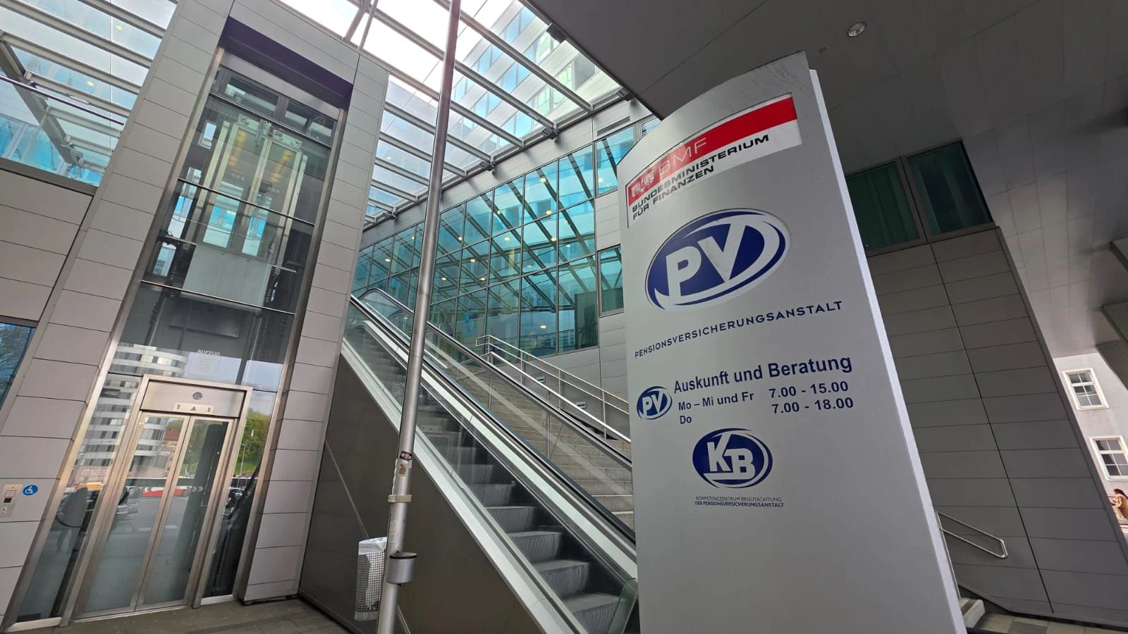 Die PVA wollte dem Oberösterreicher nach 17 Jahren 212 Euro monatlich weniger überweisen.