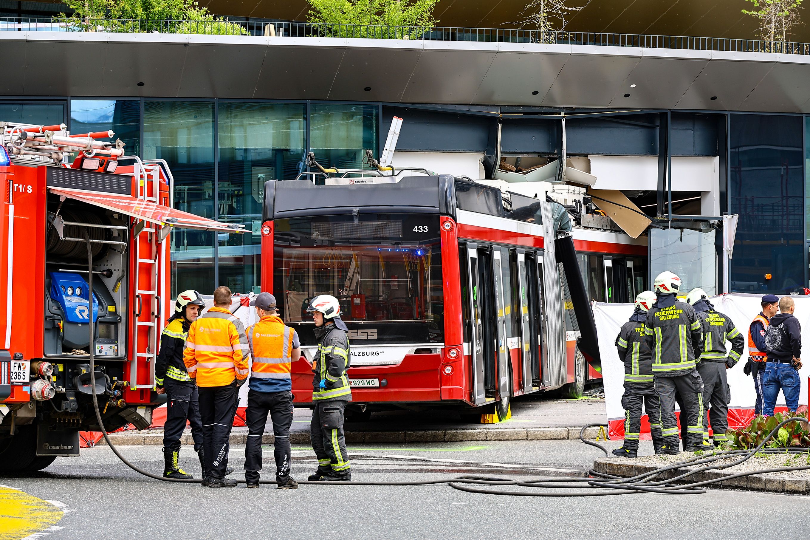 Heute.at - Bus-Crash – So tragisch musste Supermarkt-Kunde sterben