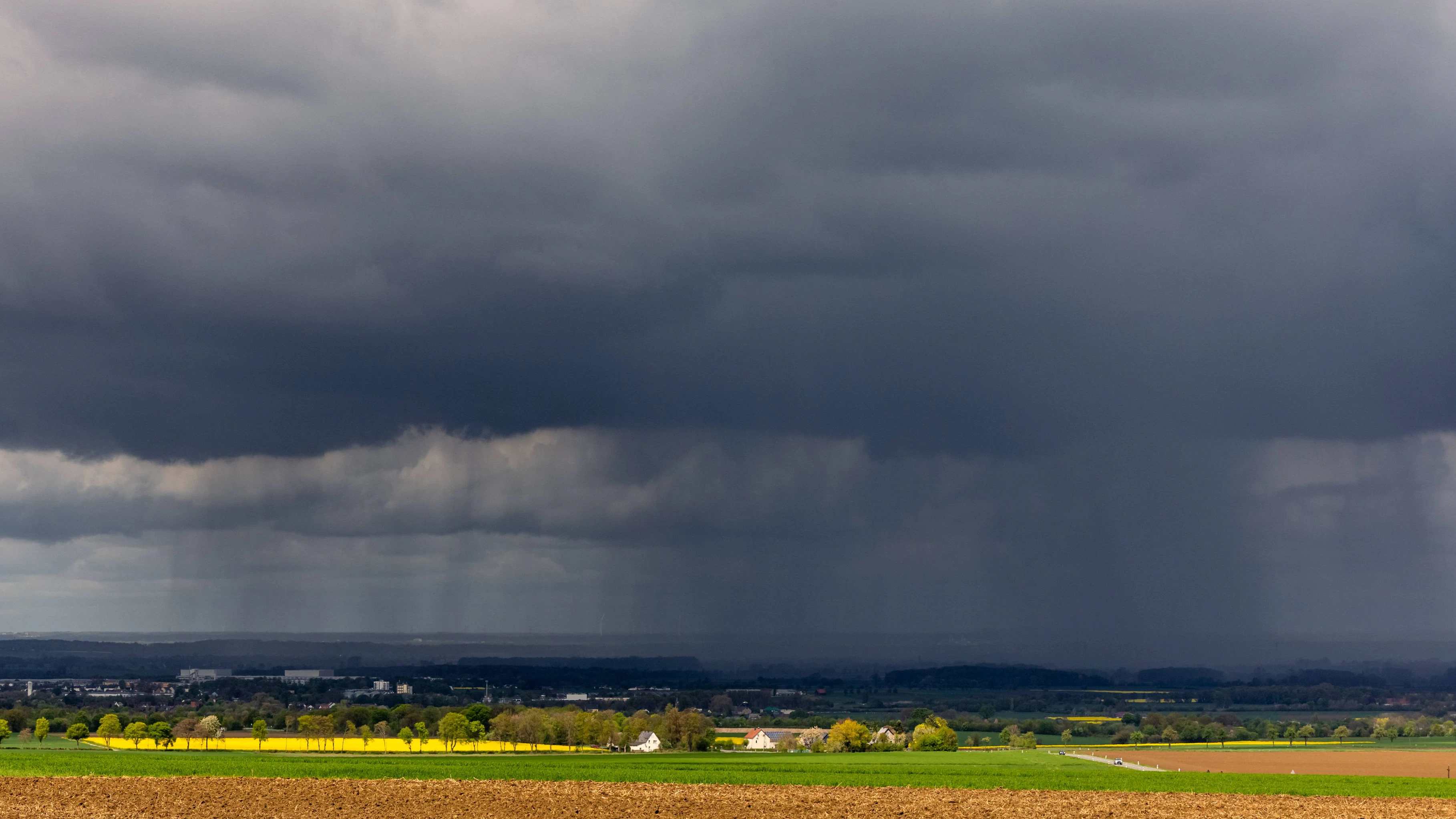 Österreich darf sich am Montag über typisches Aprilwetter freuen.