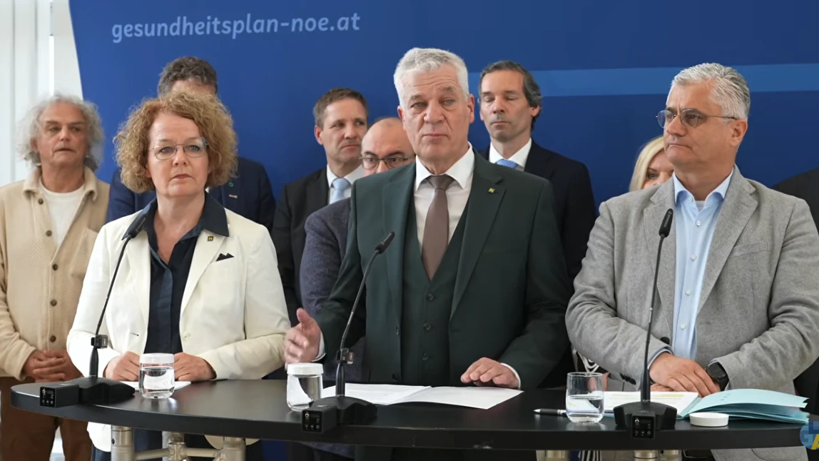 Präsentation des neuen Klinik-Standorts mit den Landesräten Teschl-Hofmeister, Kasser und Antauer.