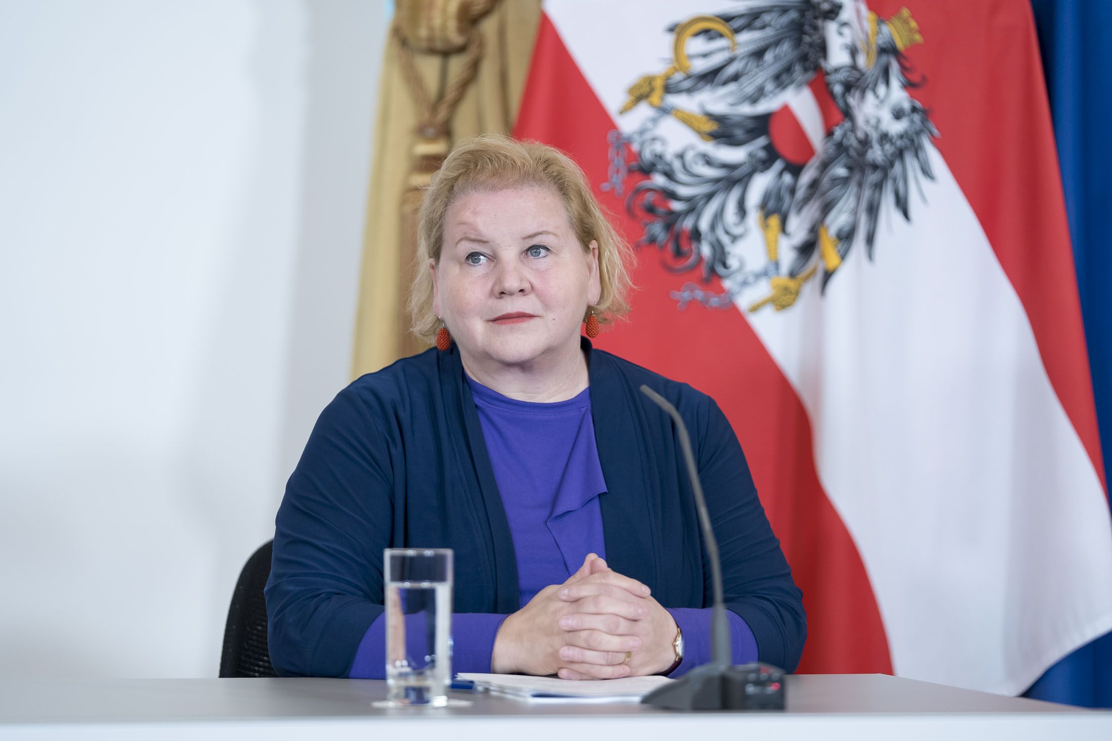 Gesundheitsministerin Korinna Schumann warnt in der Causa HiPP: 