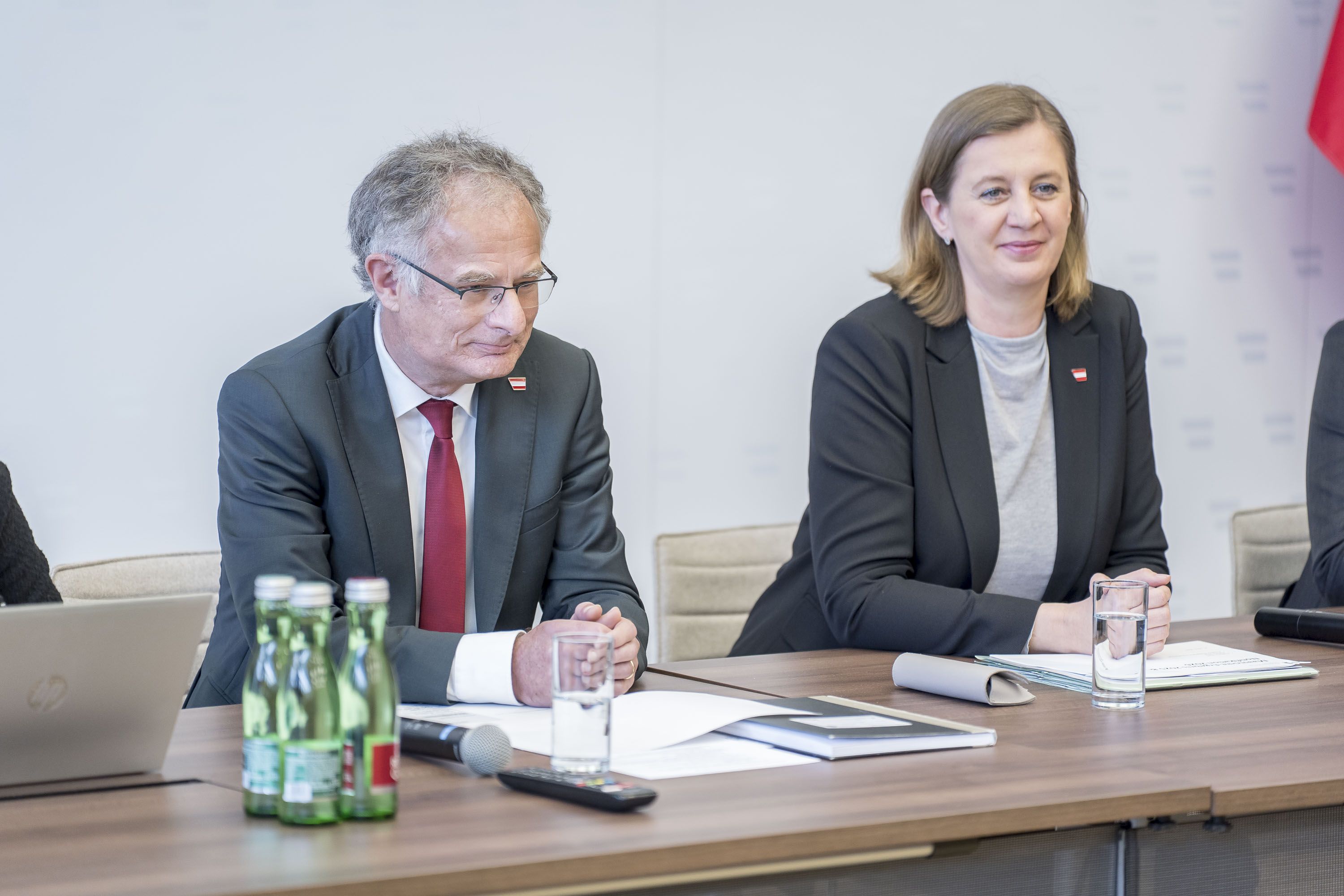 Budget-Chefverhandler: Finanzminister Markus Marterbauer (SPÖ), Finanzstaatssekretärin Barbara Eibinger-Miedl (ÖVP).