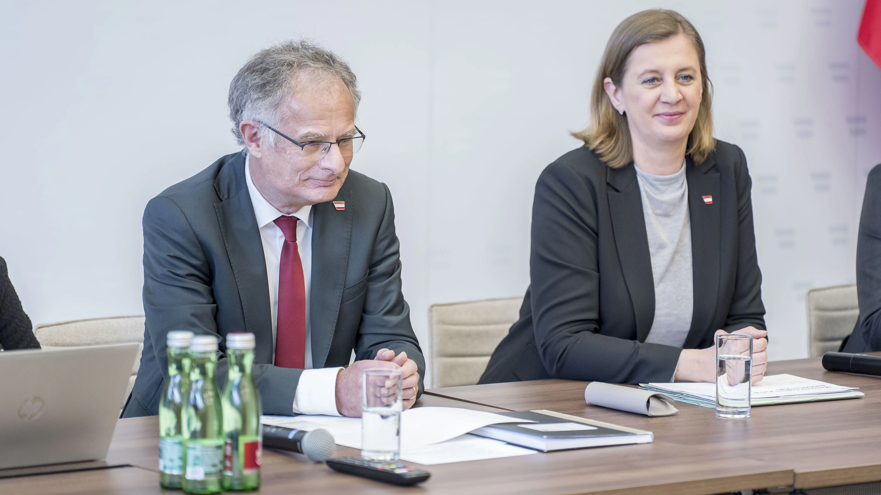 Budget-Chefverhandler: Finanzminister Markus Marterbauer (SPÖ), Finanzstaatssekretärin Barbara Eibinger-Miedl (ÖVP).