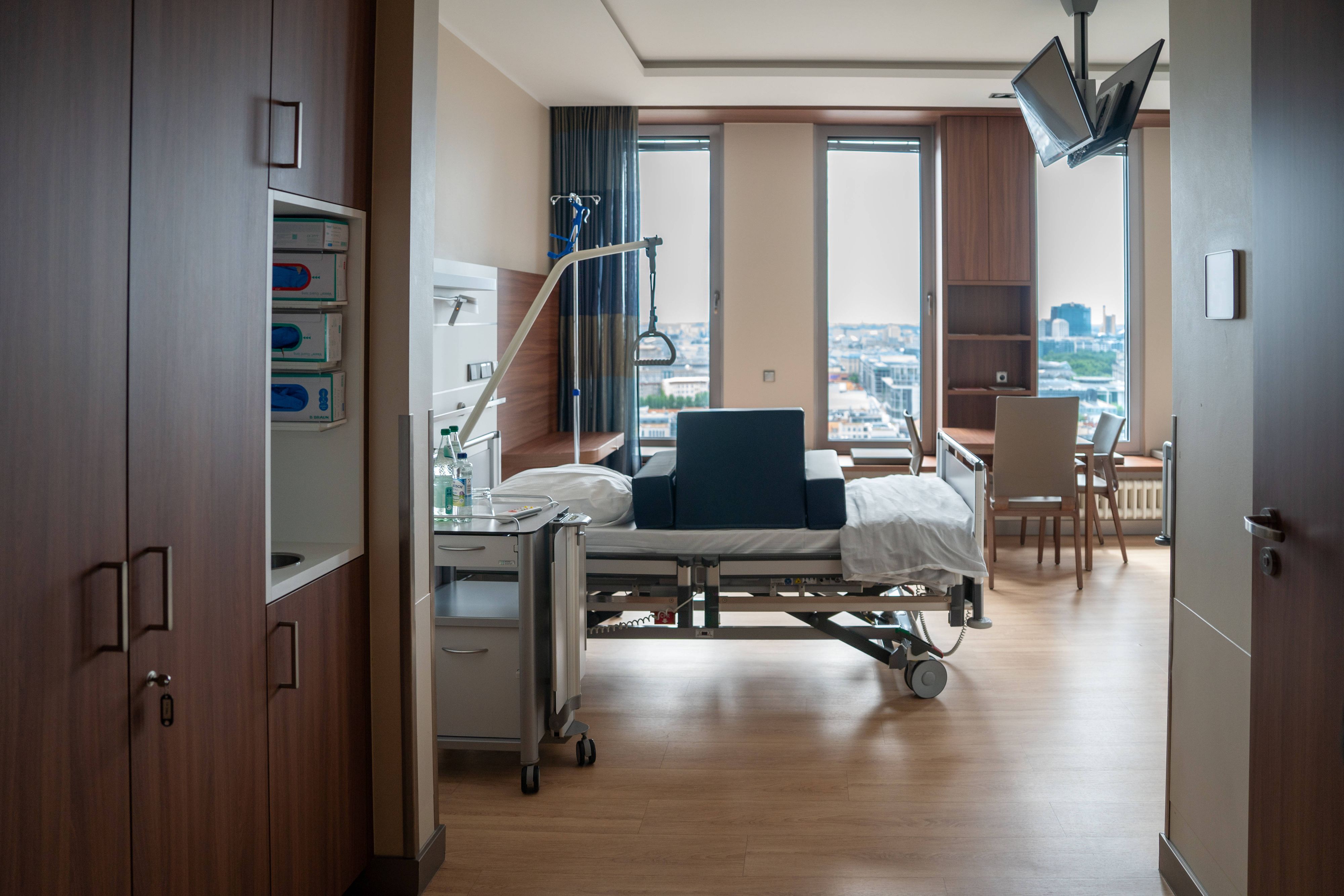 Der ehemalige Pfleger soll die 14-Jährige mehrmals begrapscht haben. (Symbolbild)