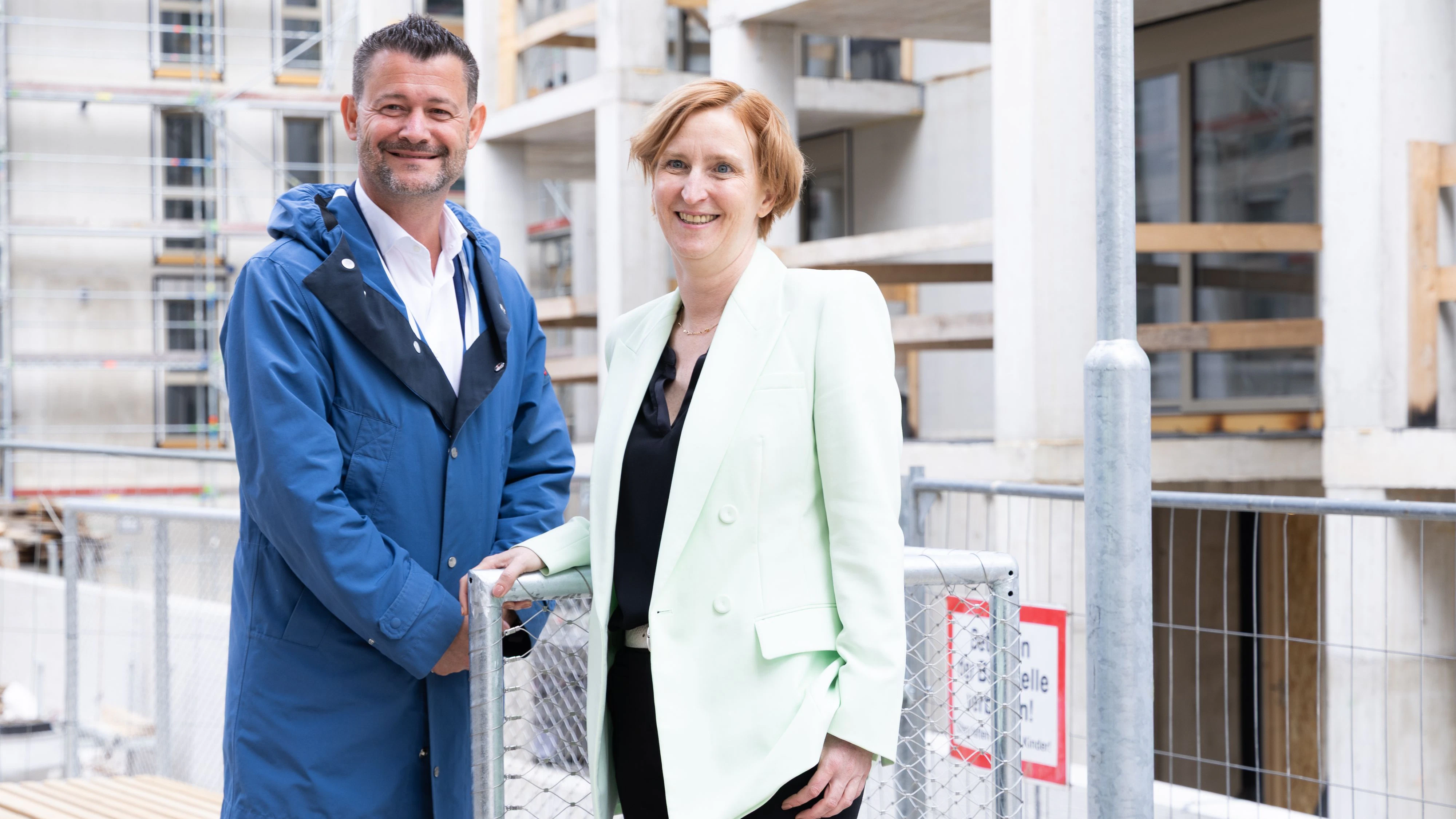 wohnfonds_wien Geschäftsführer Gregor Puscher und Wohnbaustadträtin Elke Hanel-Torsch (SP).