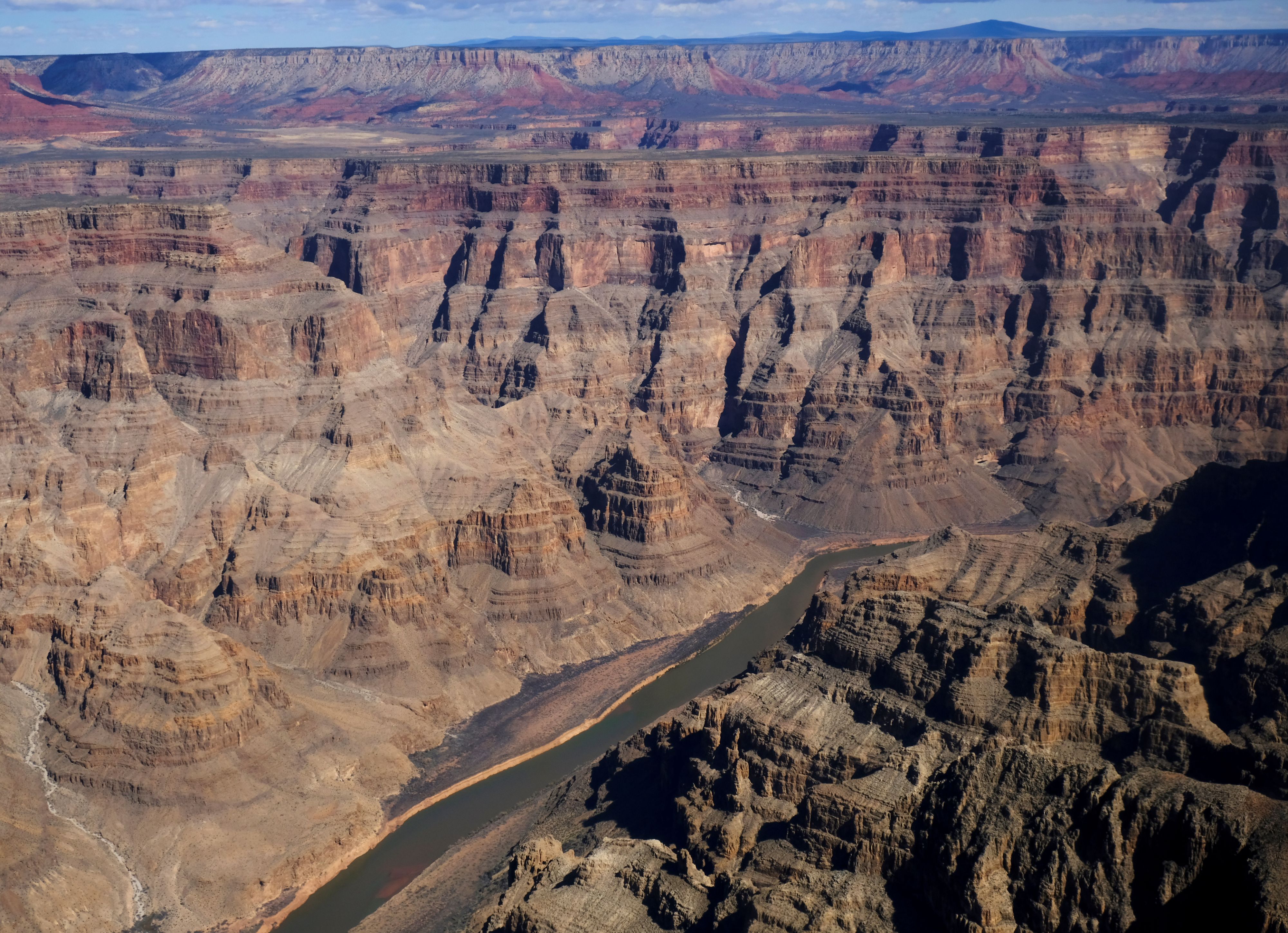 Der Colorado River fließt durch den Westrand des Grand Canyon im US-Bundesstaat Arizona.