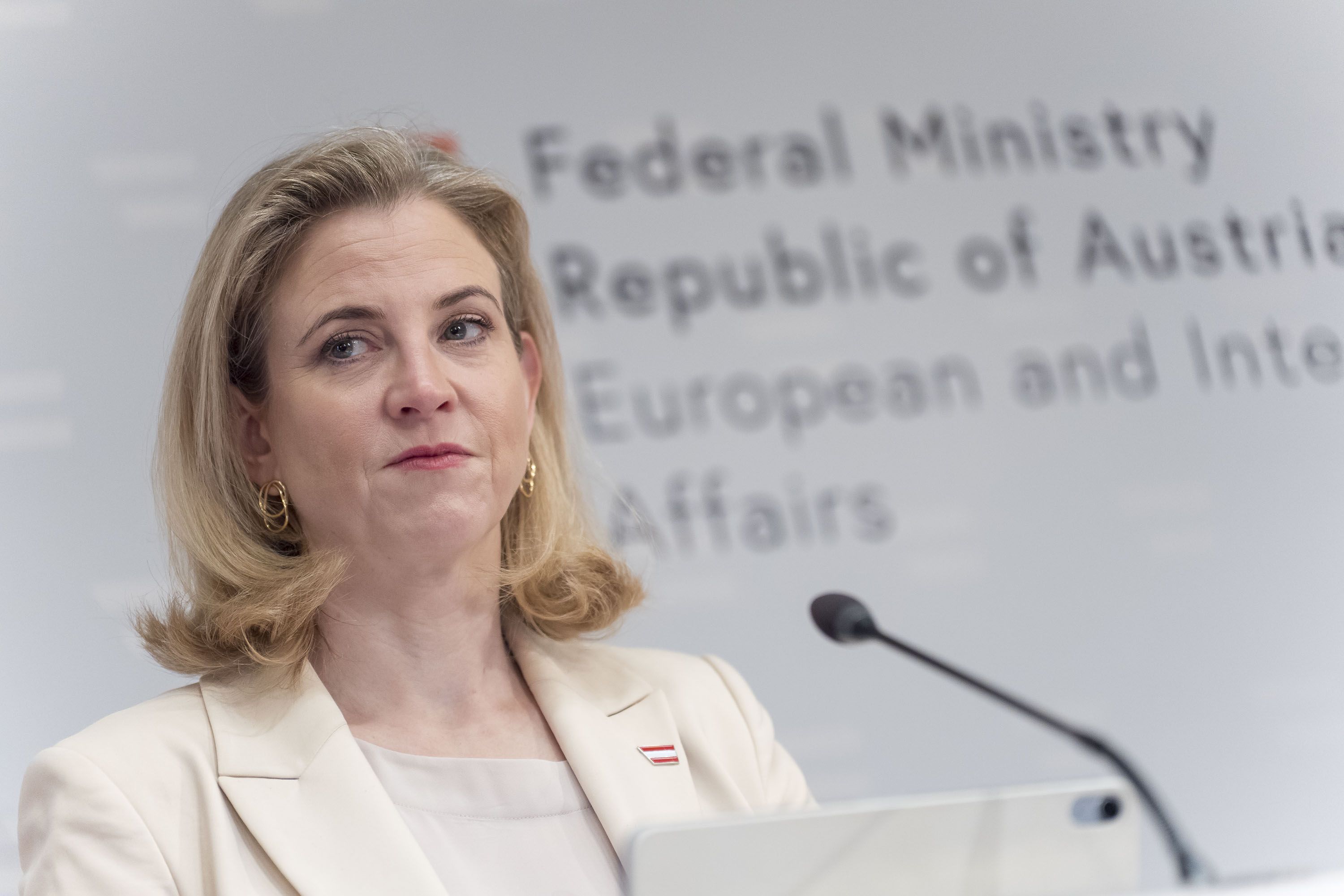 Außenministerin Beate Meinl-Reisinger (Neos) ist am Montag beim 