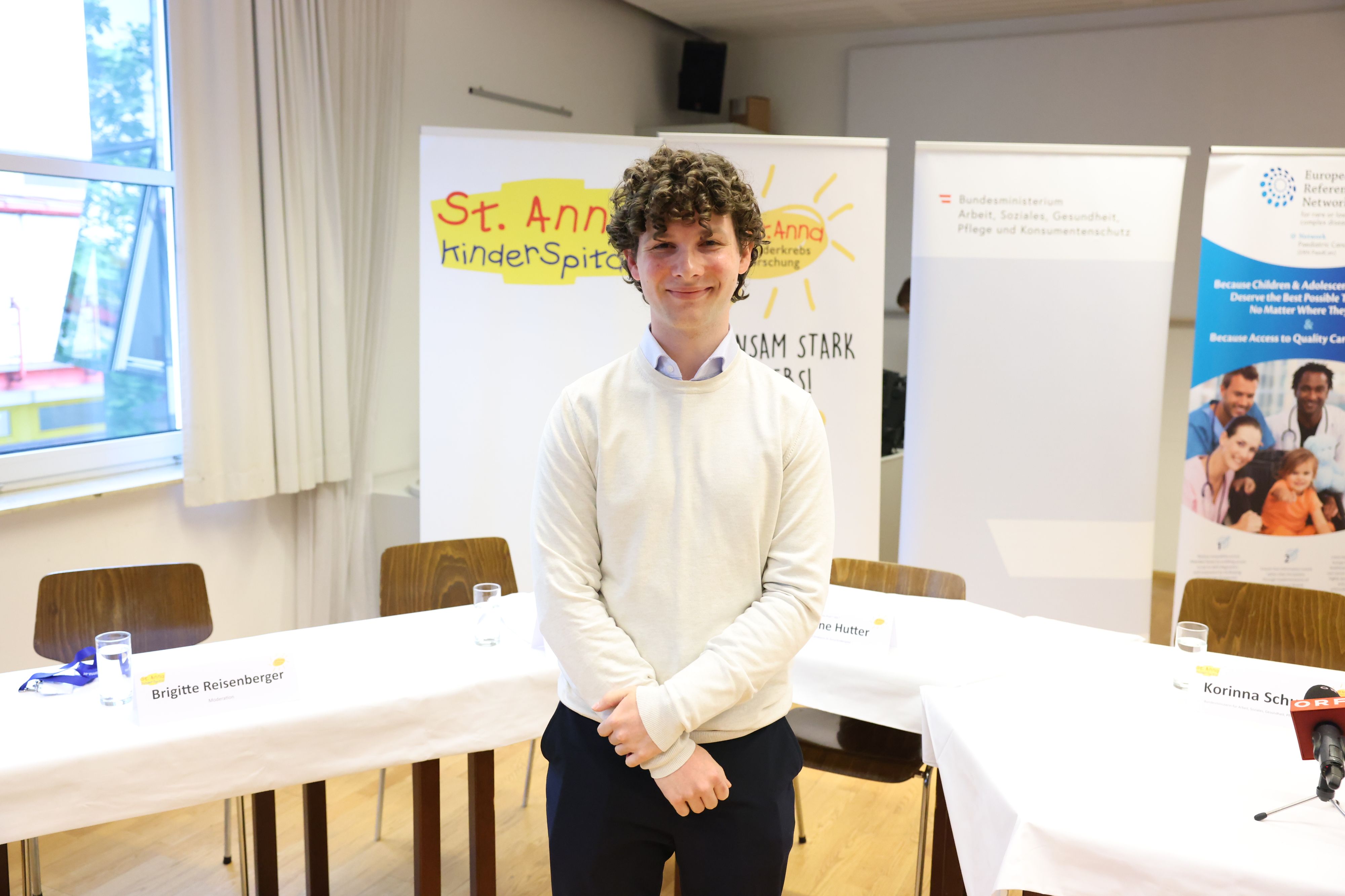 Julian (24) hat den Krebs besiegt und arbeitet heute als Uni-Assistent.