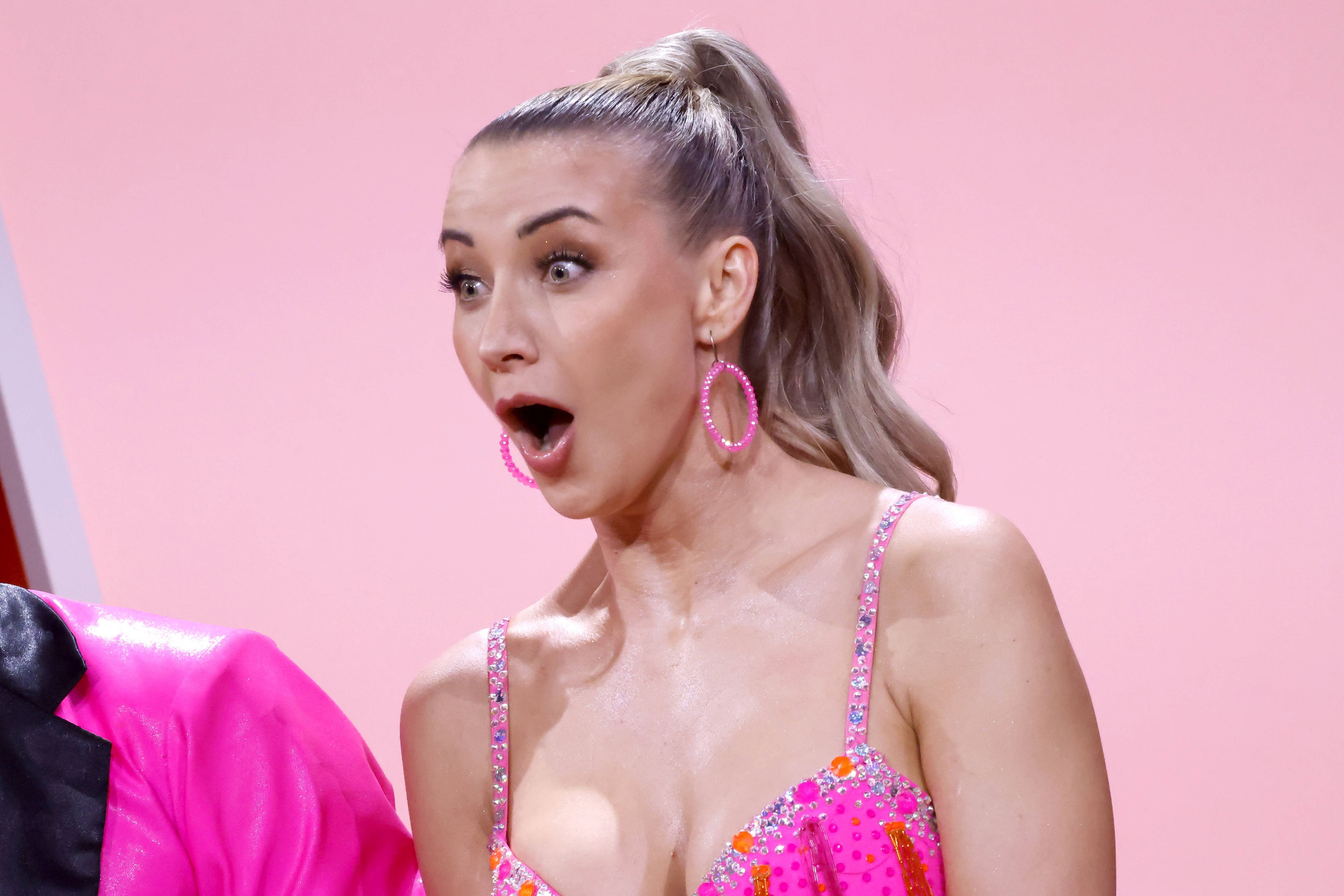 Heute.at - Anna-Carina schockiert: Alle Zehennägel lösen sich ab