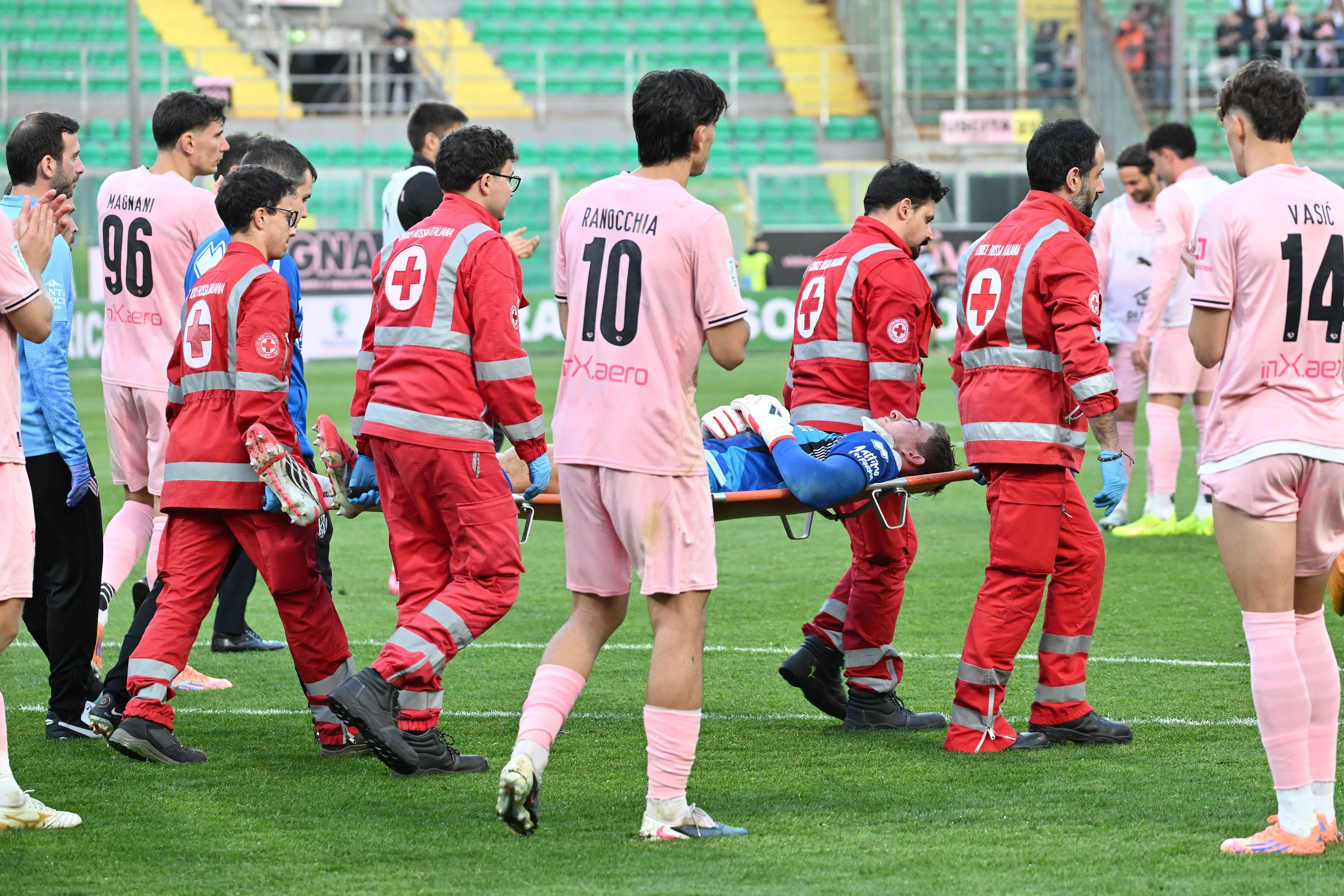 Heute.at - Klinsmann-Sohn meldet sich nach Halswirbelbruch