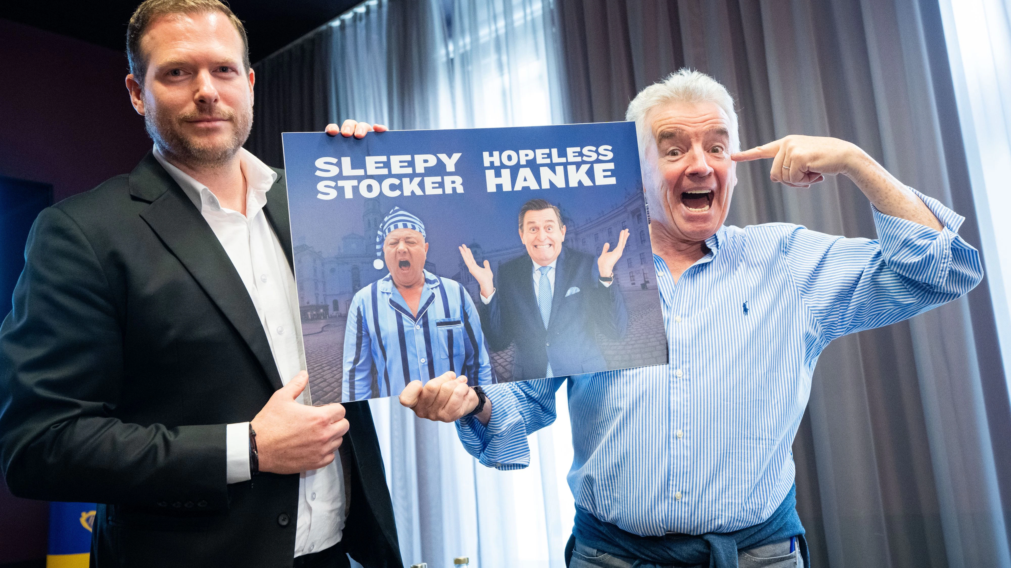 Managing Director Andreas Gruber (Laudamotion) und Ryanair-CEO Michael O'Leary im Rahmen einer PK von Ryanair in Wien.