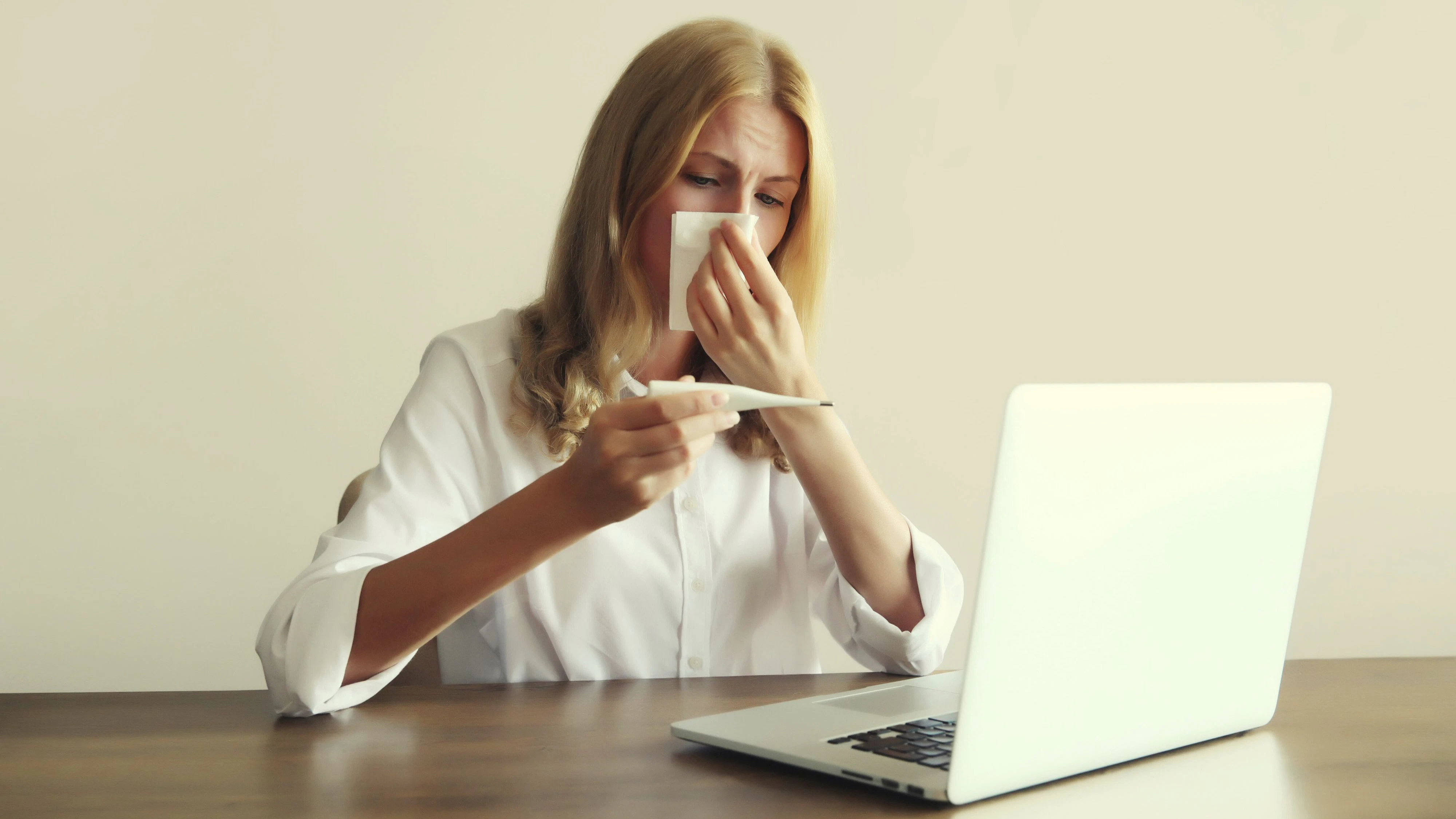 Immer mehr Menschen arbeiten, obwohl sie krank sind...