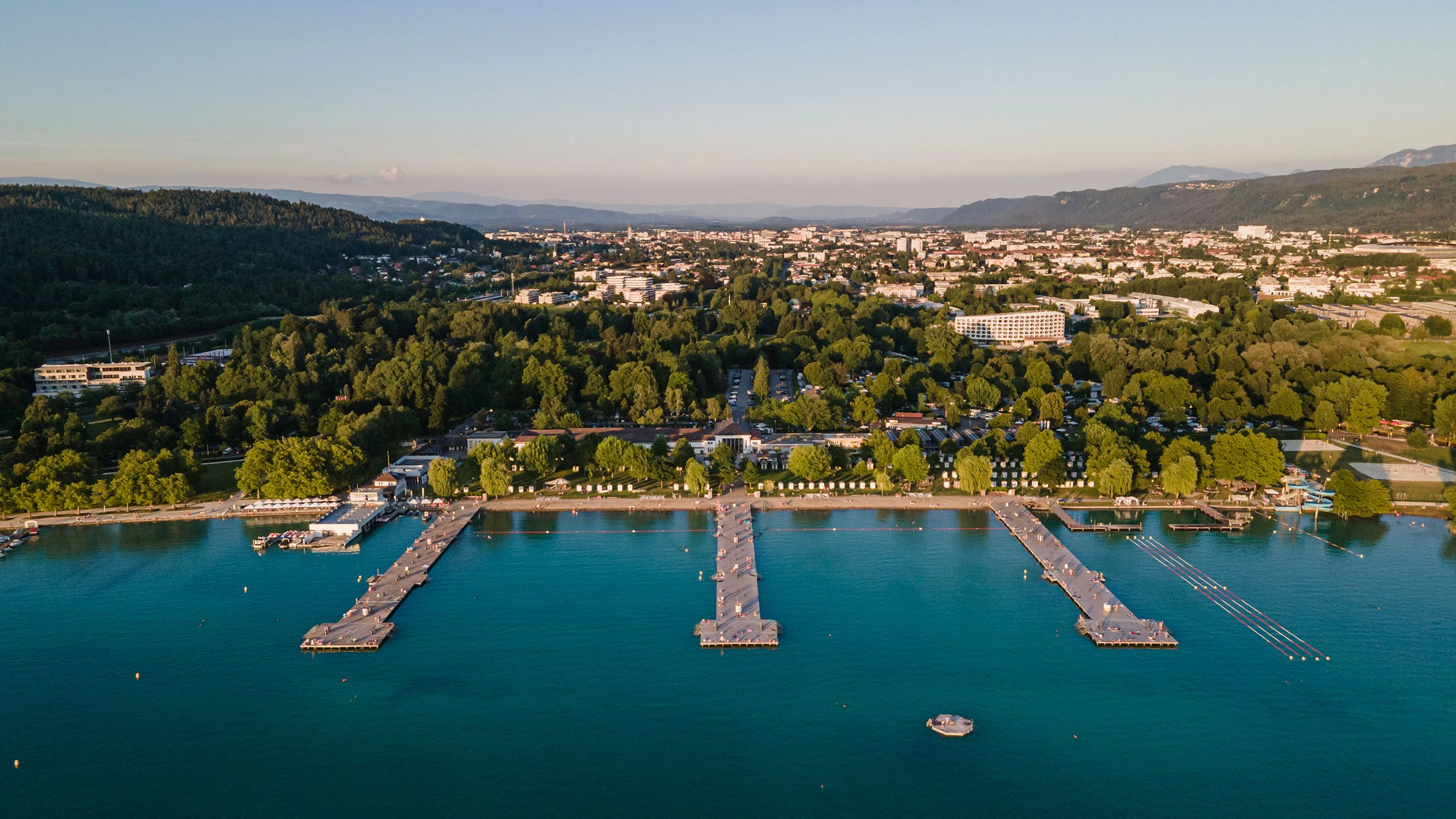 Strandbad Klagenfurt am Wörthersee – heuer wieder mit Neuigkeiten (Archivbild).