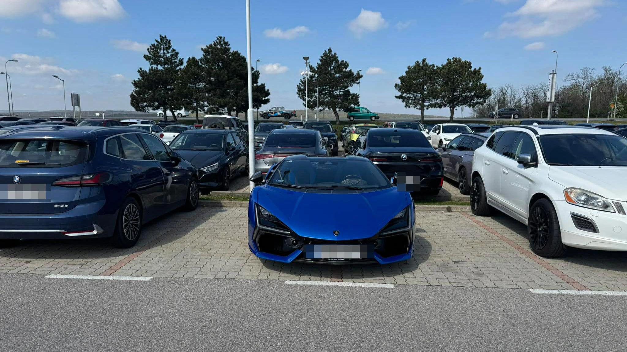 "Asozial" – Lambo-Lenker sorgt für Grant bei Autofahrer