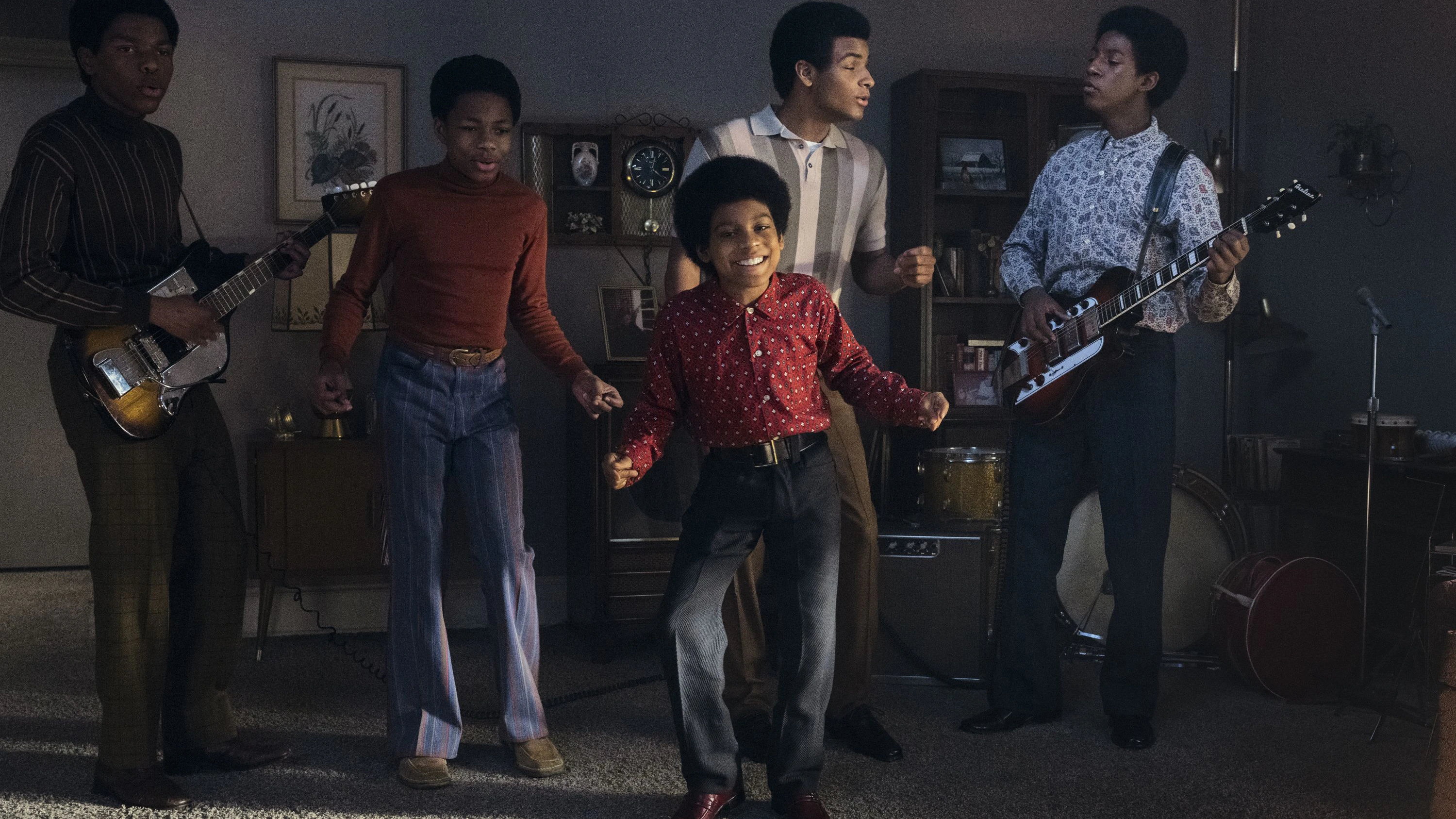 Juliano Valdi (M.) spielt den jungen Michael Jackson, als die "Jackson Five" populär werden.