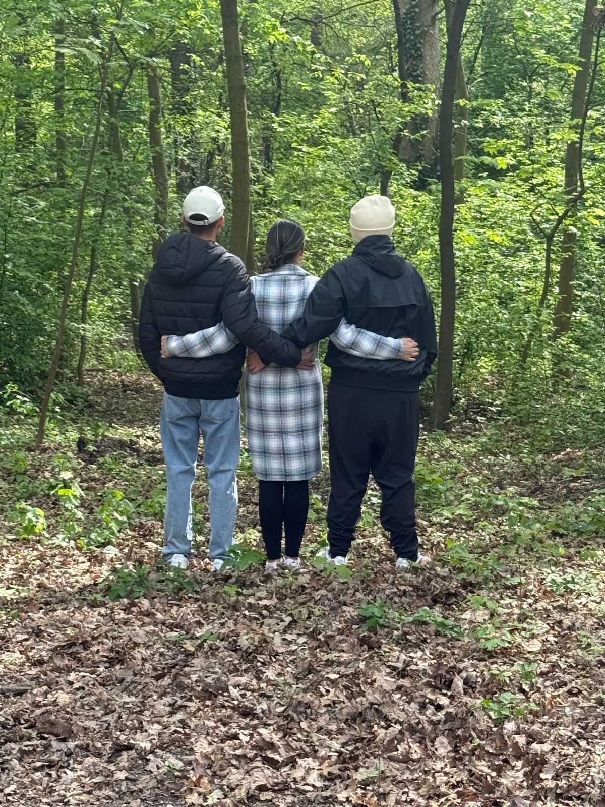 Krebs-Drama um zweifache Mutter; im Bild: Die Betroffene mit ihren Kindern