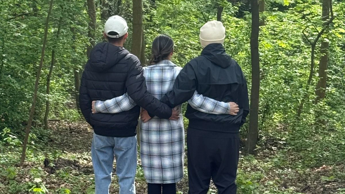 Krebs-Drama um zweifache Mutter; im Bild: Die Betroffene mit ihren Kindern