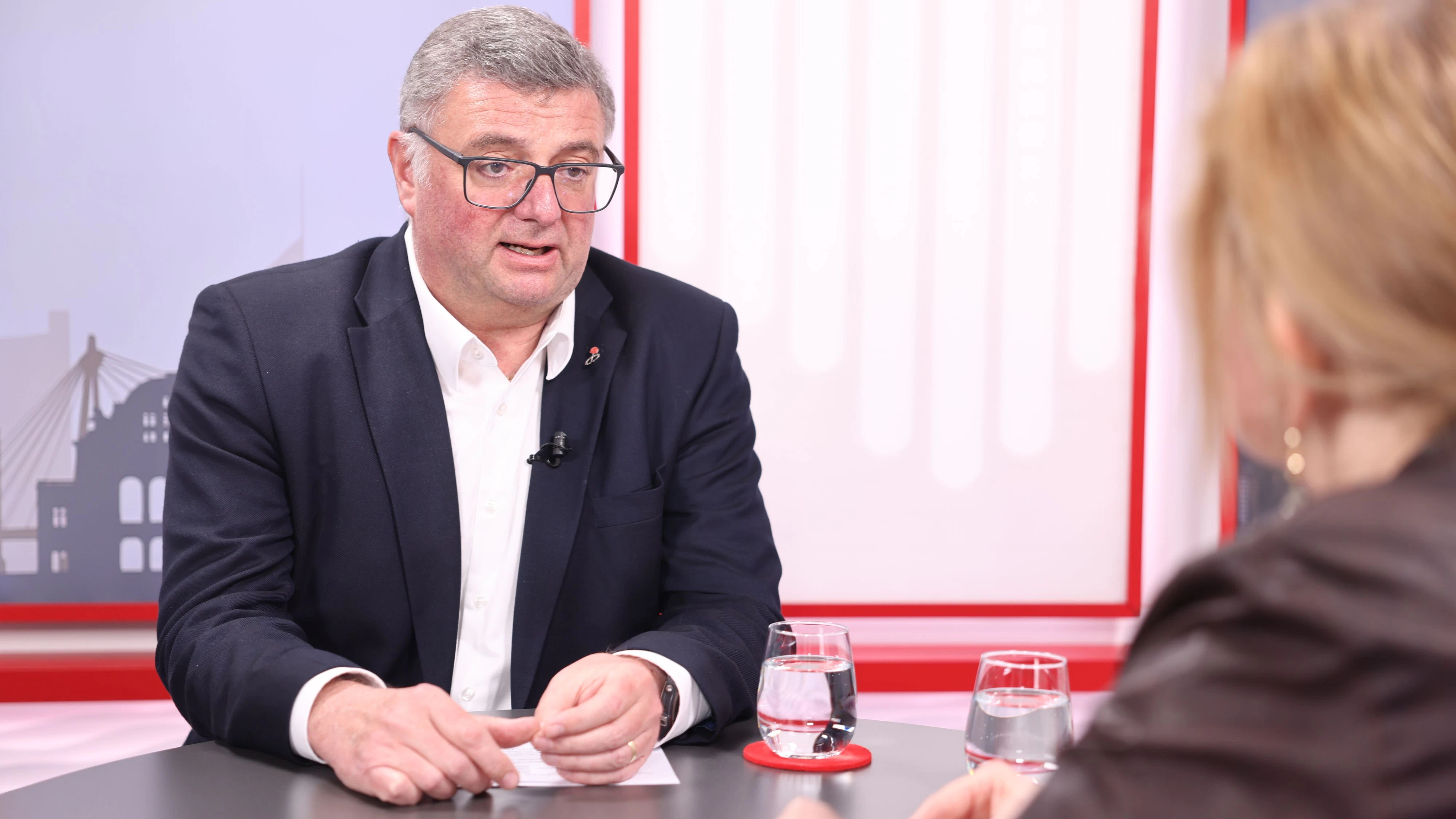 Als wesentlicher Bestandteil des Schutzes kritischer Infrastruktur werde eine Drohnenabwehr-Strategie erarbeitet, erklärt SPÖ-Staatssekretär Leichtfried.