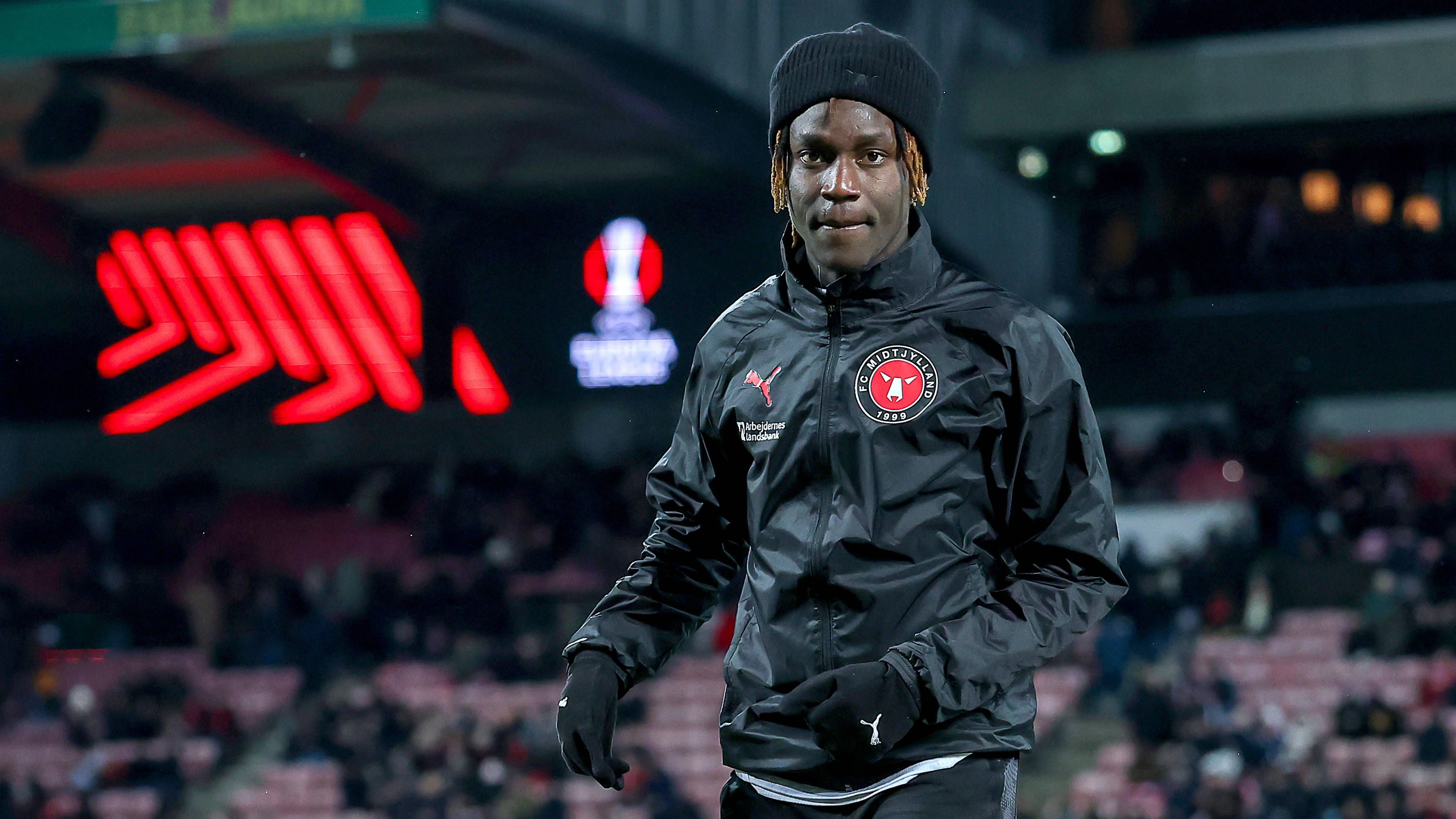 Heute.at - Profi nach Messer-Attacke im künstlichen Koma