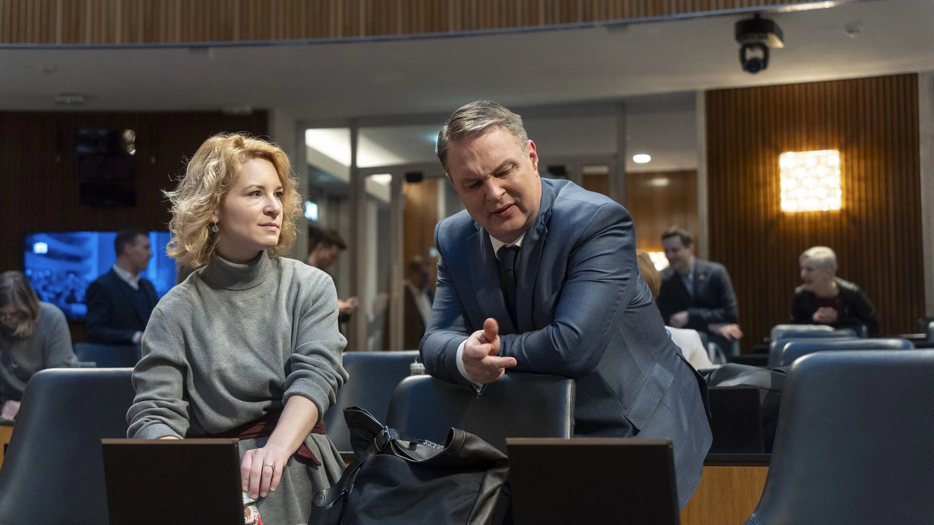 In einer Aussendung erklärten Frauenministerin Eva-Maria Holzleitner sowie Medienminister Andreas Babler (beide SPÖ) erklärten in einer Aussendung, dass ihre Ministerien Zara anteilsmäßig mit 150.000 Euro pro Jahr fördern werden. 