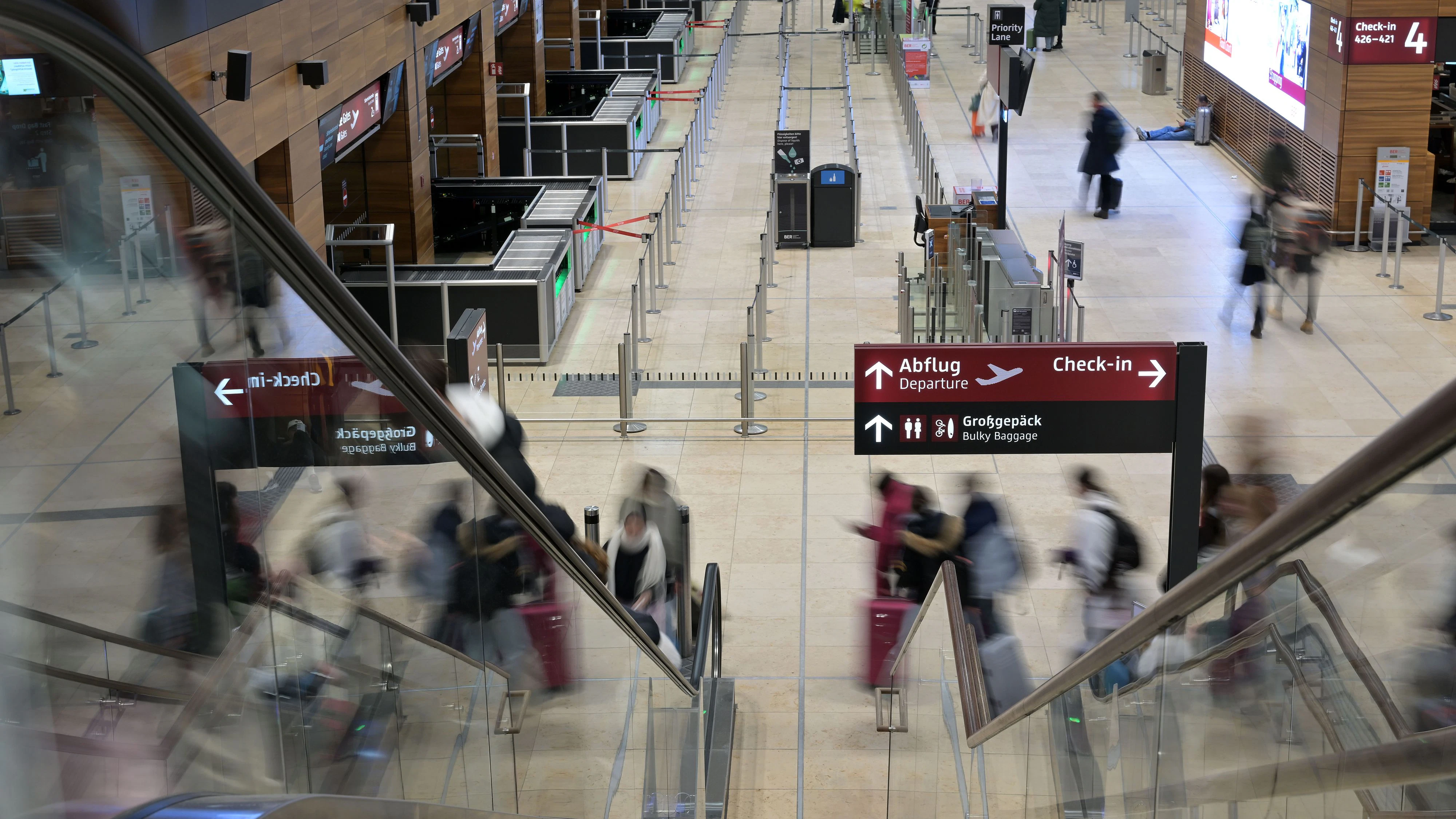 Die Frau wurde am Flughafen BER erwischt.