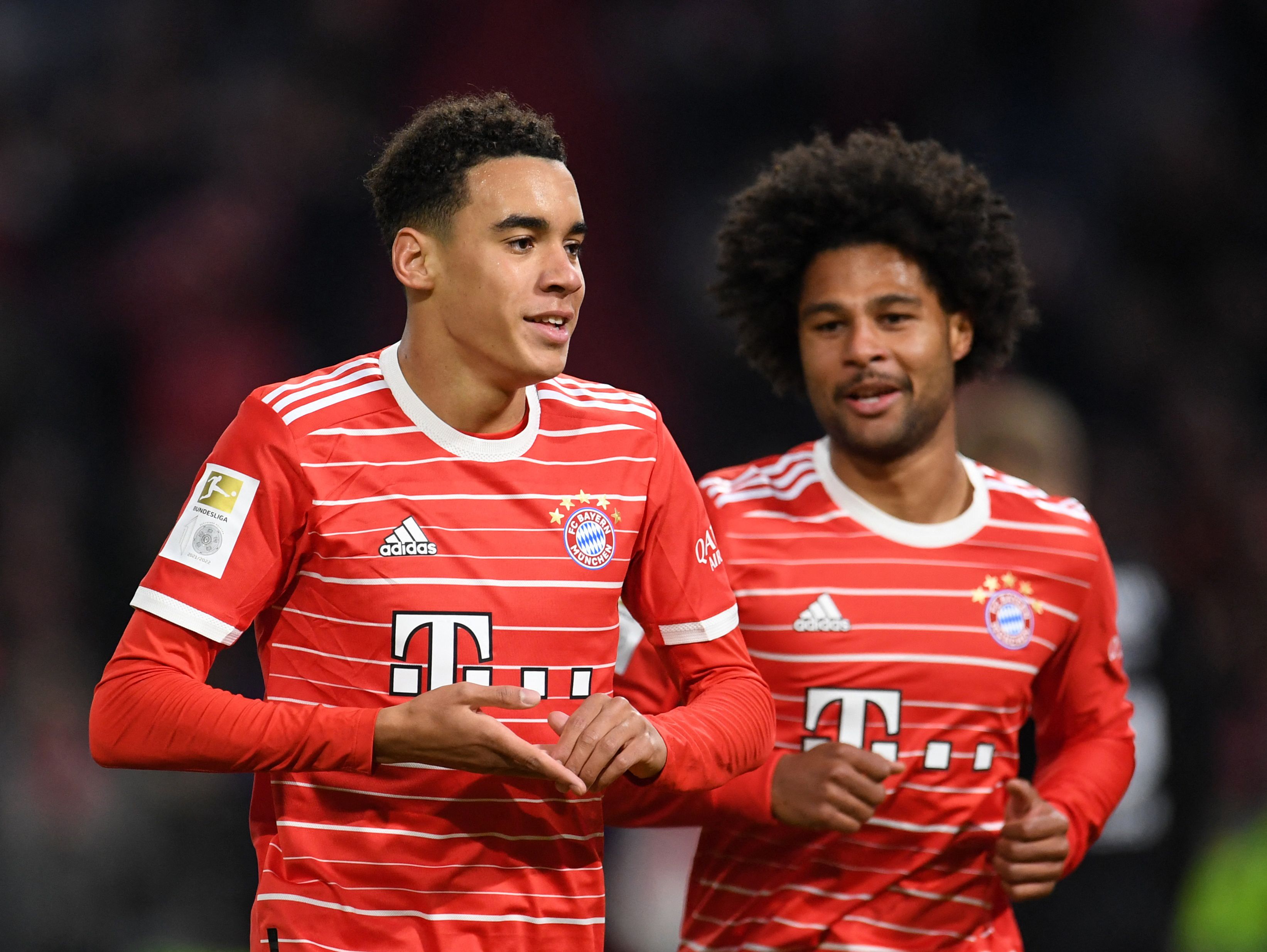 Jamal Musiala und Serge Gnabry