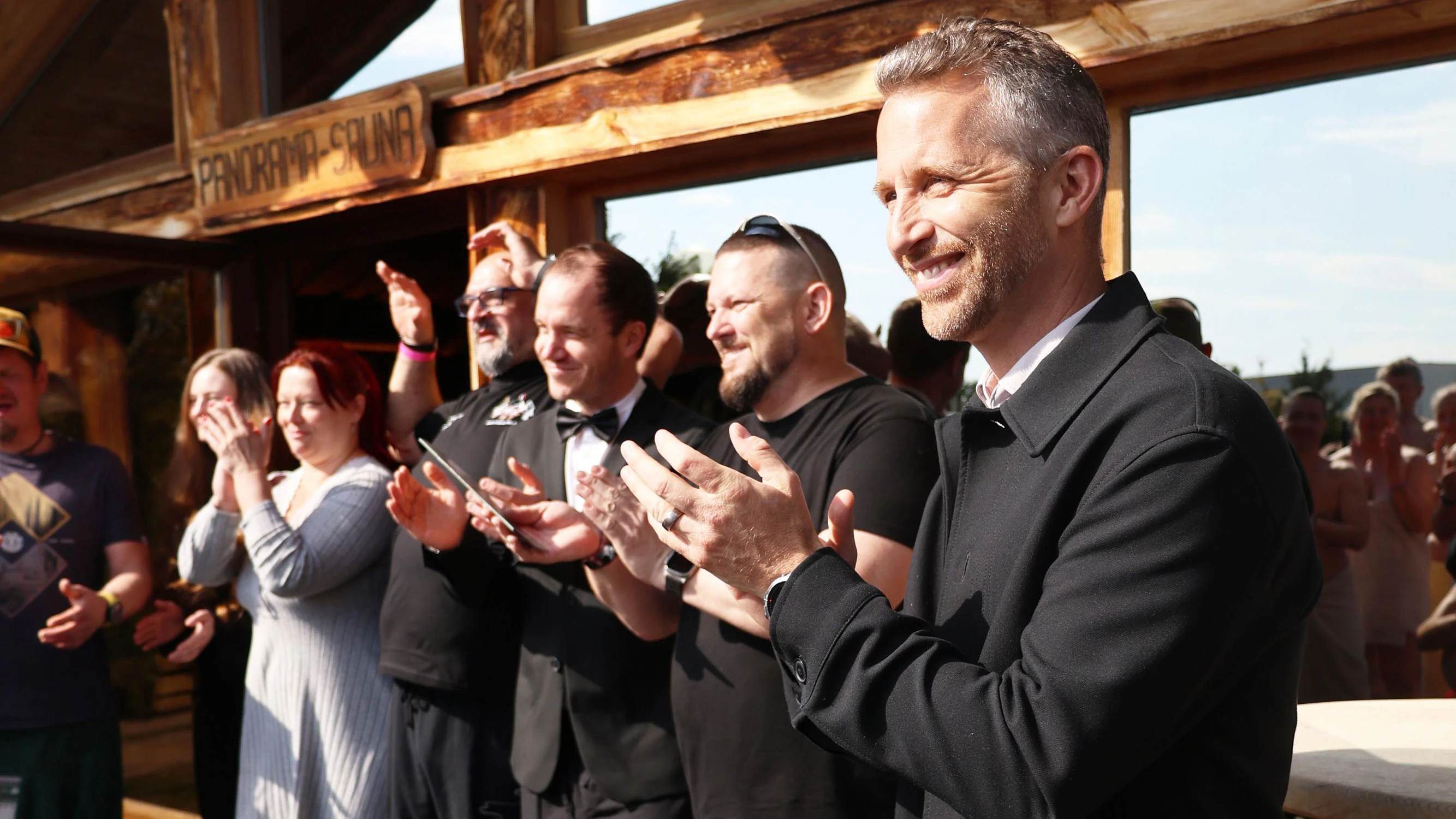 Geschäftsführer Philip Borckenstein-Quirini bei der Eröffnung des Saunafestivals.