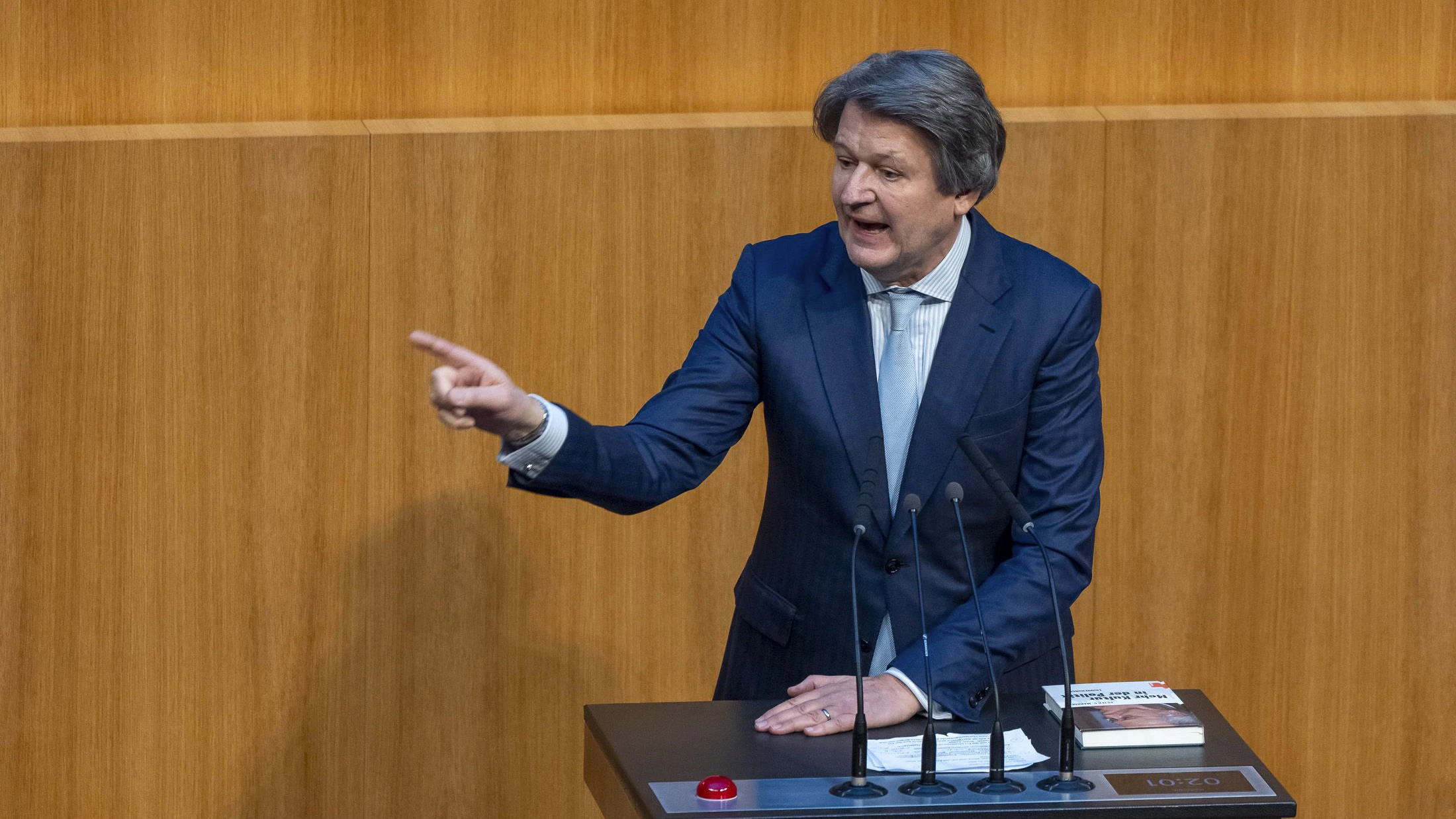 Heute.at - Halten's den Mund – NEOS-Mann attackiert FPÖ frontal