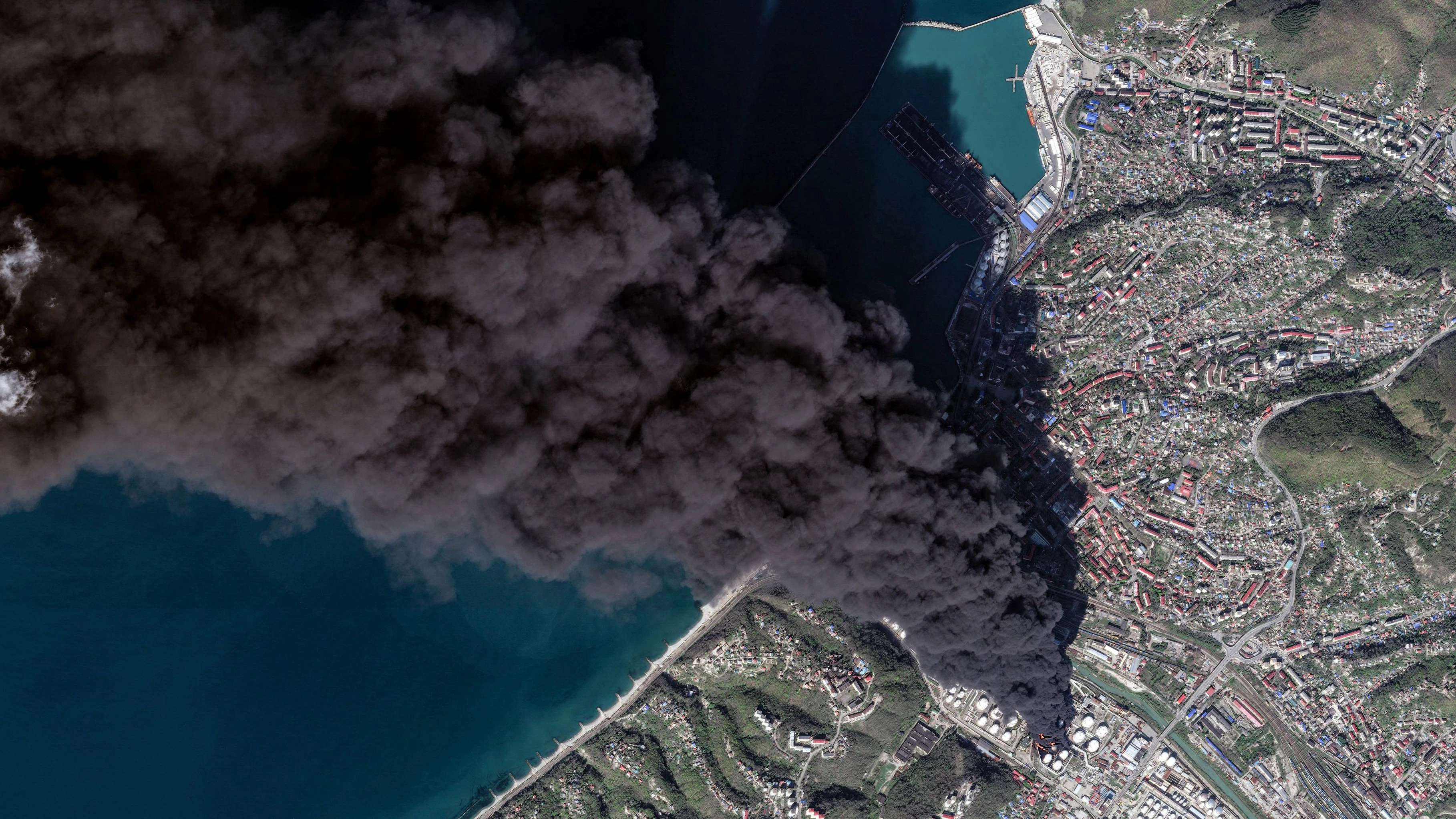 Der Brand ist sogar aus dem All zu sehen.