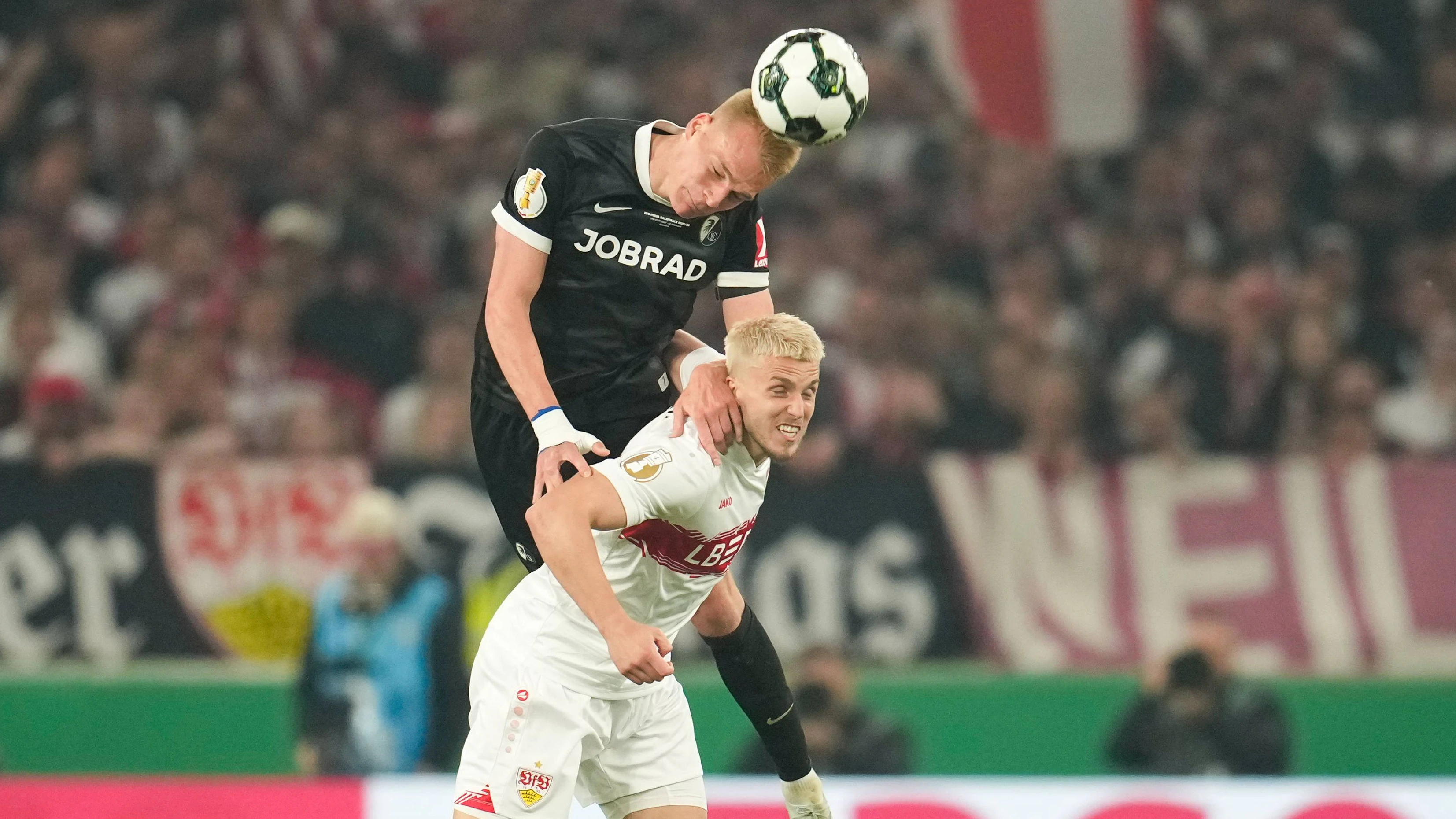 ÖFB-Ass Philipp Lienhart im DFB-Pokal-Halbfinale gegen Stuttgart. 