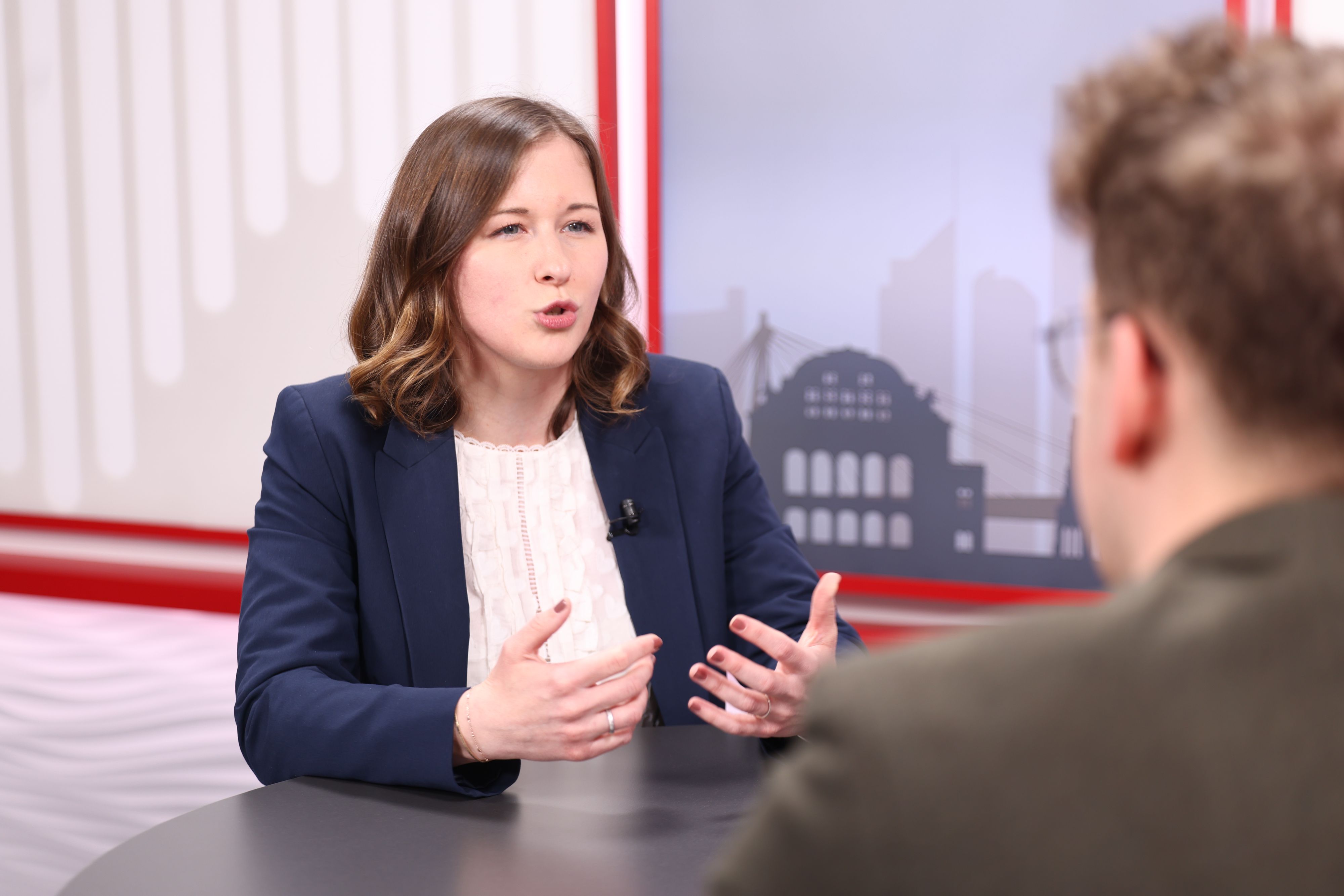 Heute.at - Dialekt, Arbeit – das müssen Zuwanderer jetzt tun