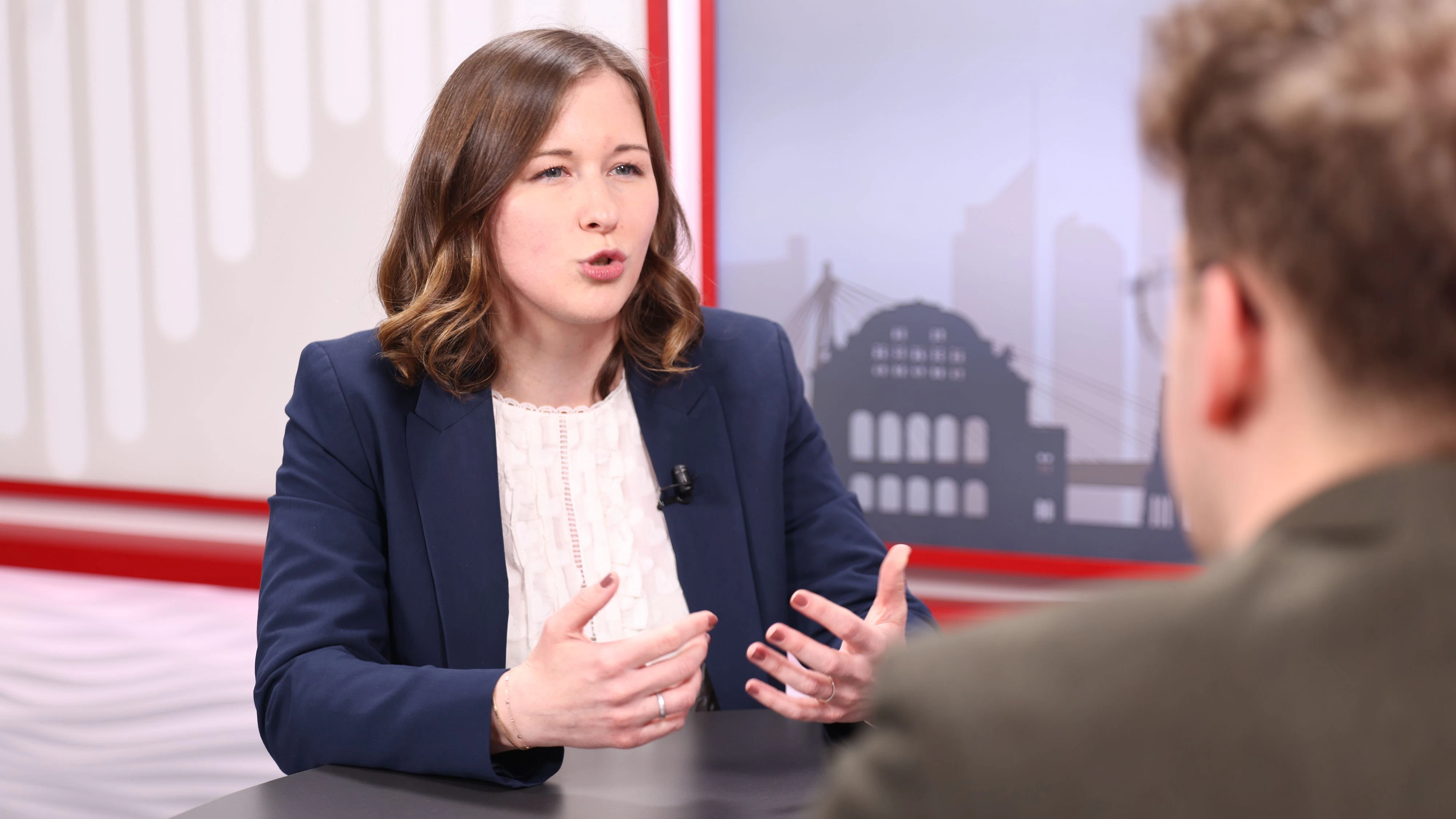 Heute.at - Dialekt, Arbeit – das müssen Zuwanderer jetzt tun