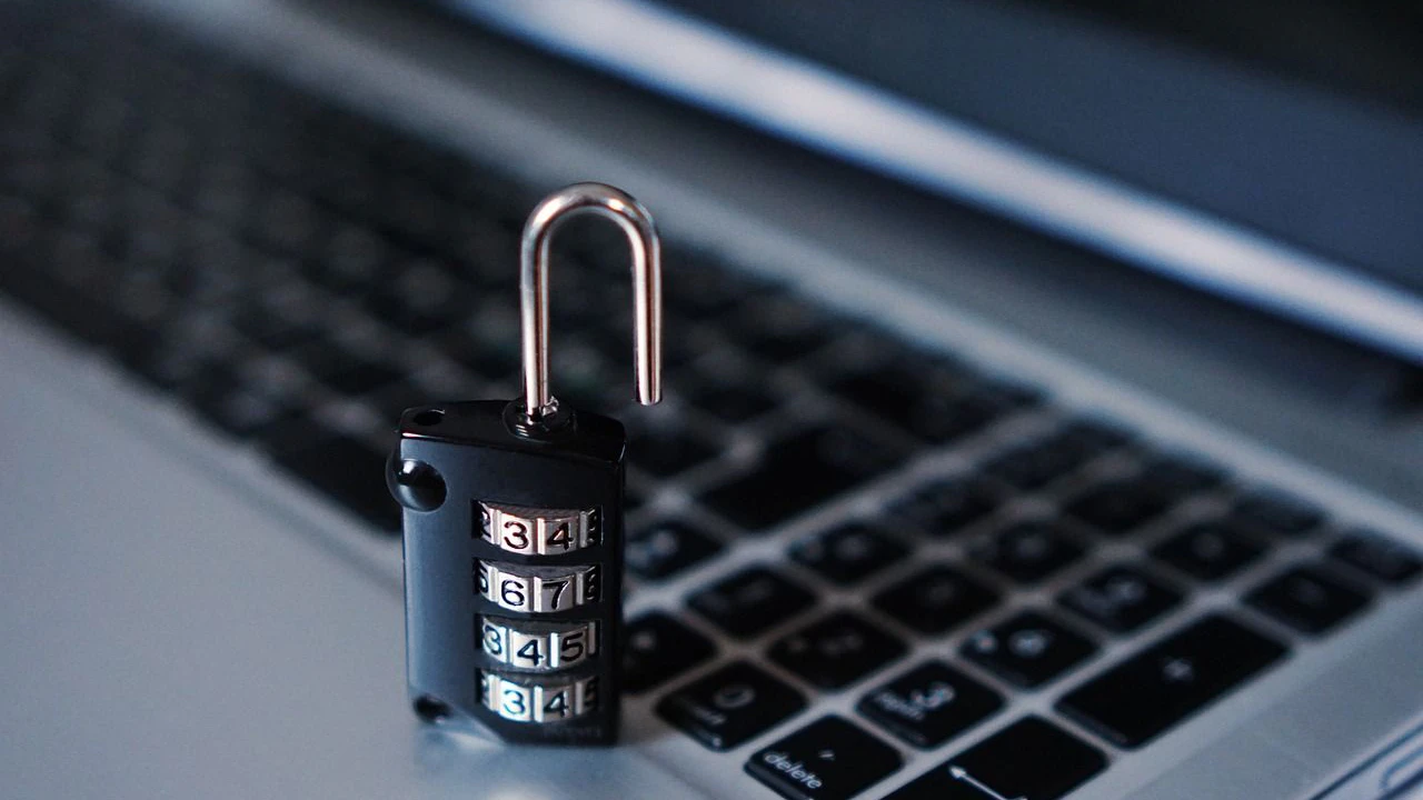 Heute.at - KI-Fehler? Cyberversicherer winken ab