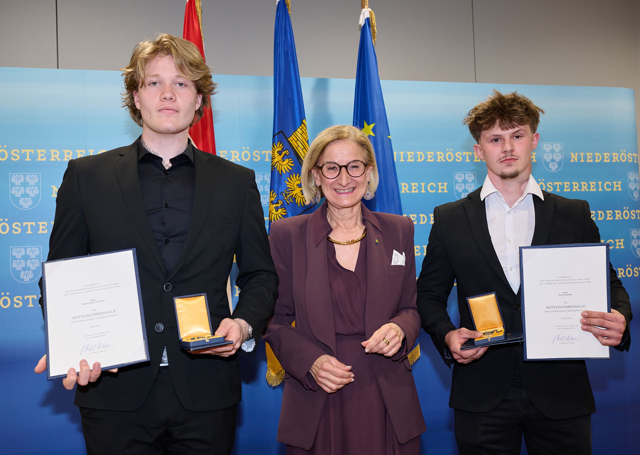 Heute.at - Bergretter setzen bei Einsatz eigenes Leben aufs Spiel