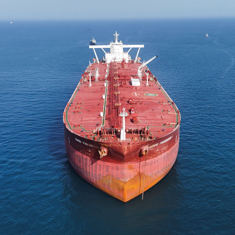 Acht Wochen Irankrieg! In den vergangenen Tagen erreichten die letzten Schiffe mit Öl und Gas, die vor dem Ausbruch abgelegt hatten, ihre Zielhäfen. Ab jetzt lebt die Welt von Reserven. Das wird schnell Folgen haben. Im Alltag, an den Tankstellen, beim Fliegen.