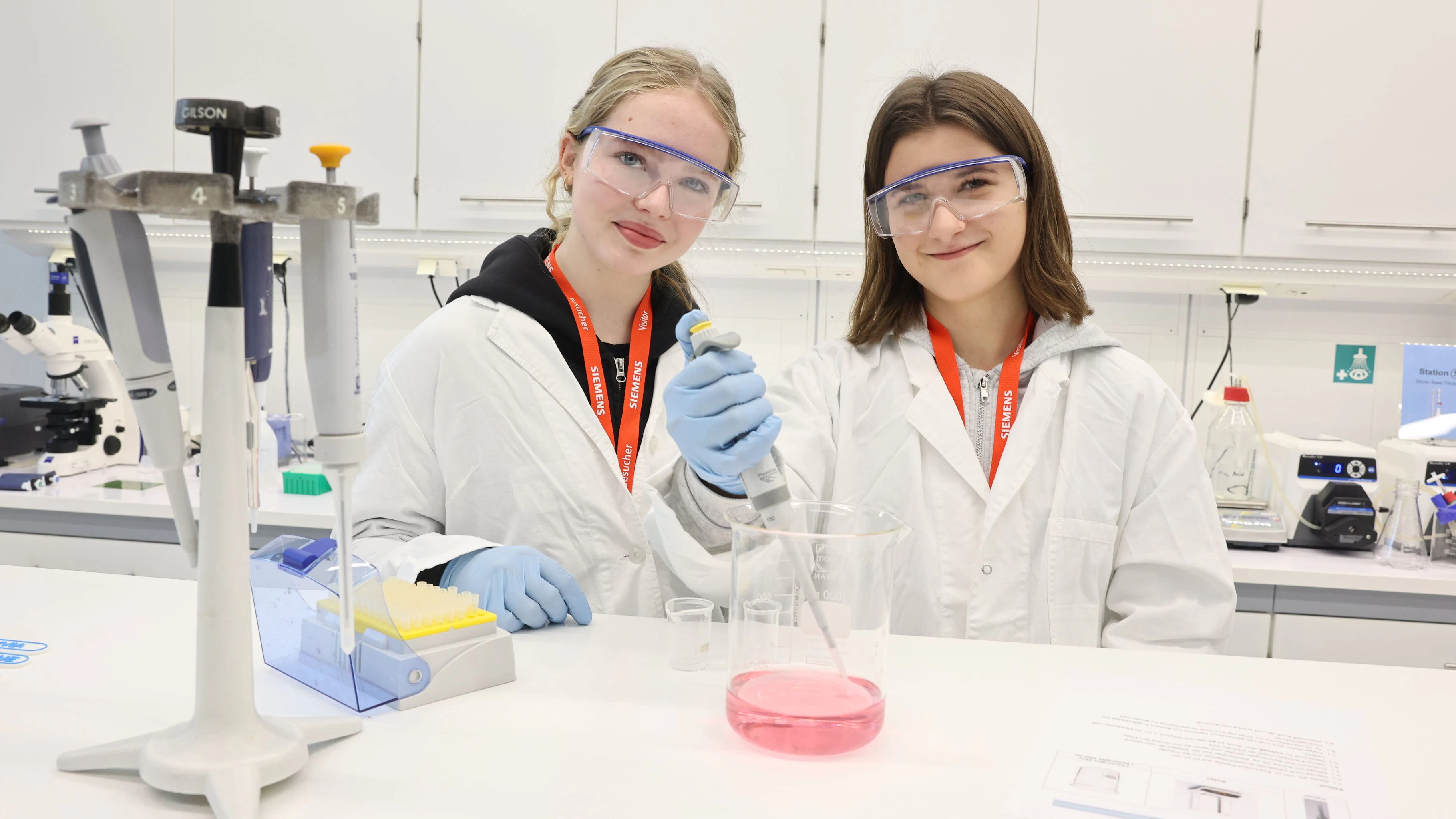 Beim Töchtertag können Mädchen einen Schnuppertag in einem Wiener Unternehmen verbringen.