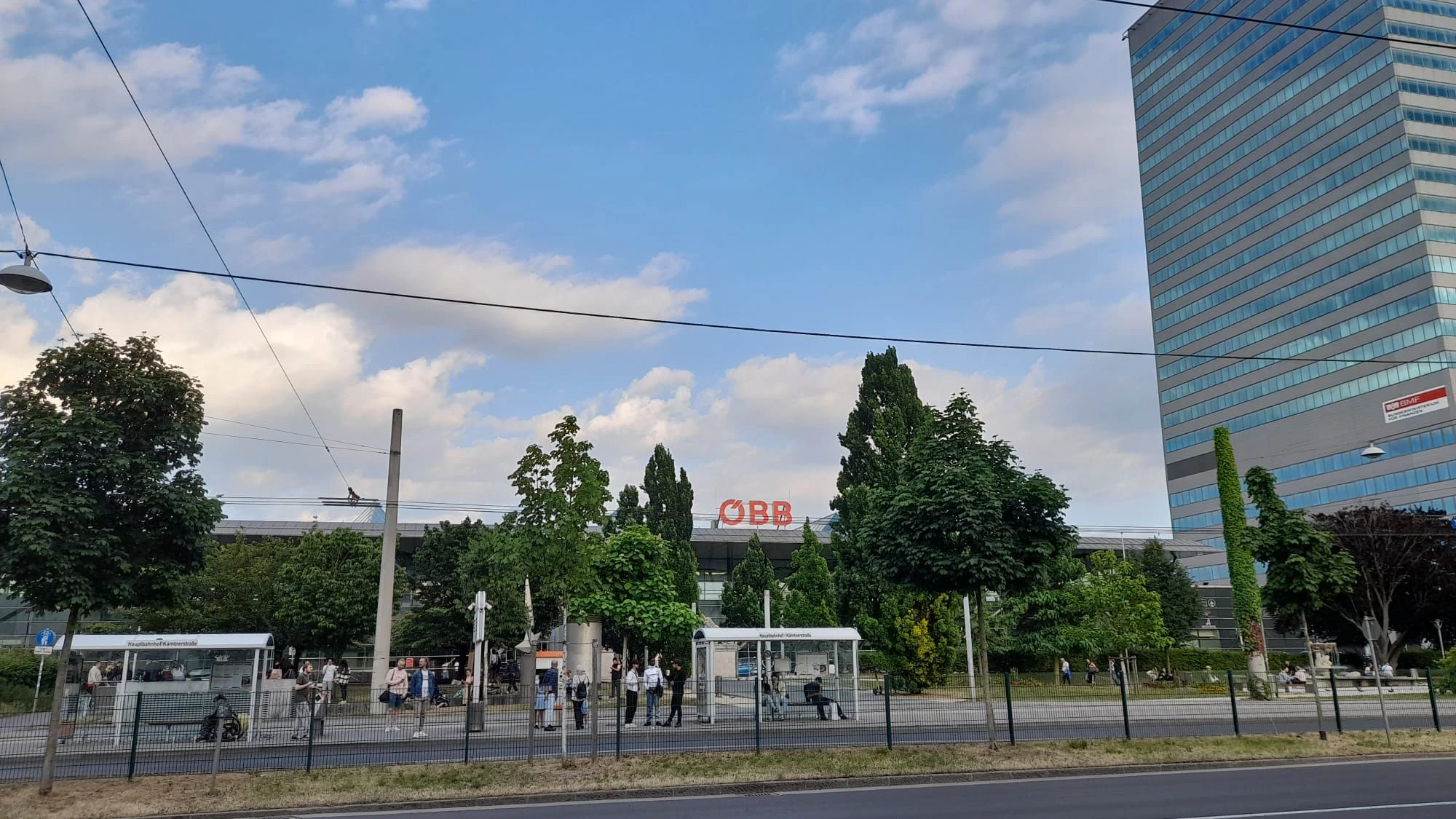 Am Bahnhofsvorplatz in Linz hat sich zuletzt eine menschliche Tragödie ereignet.