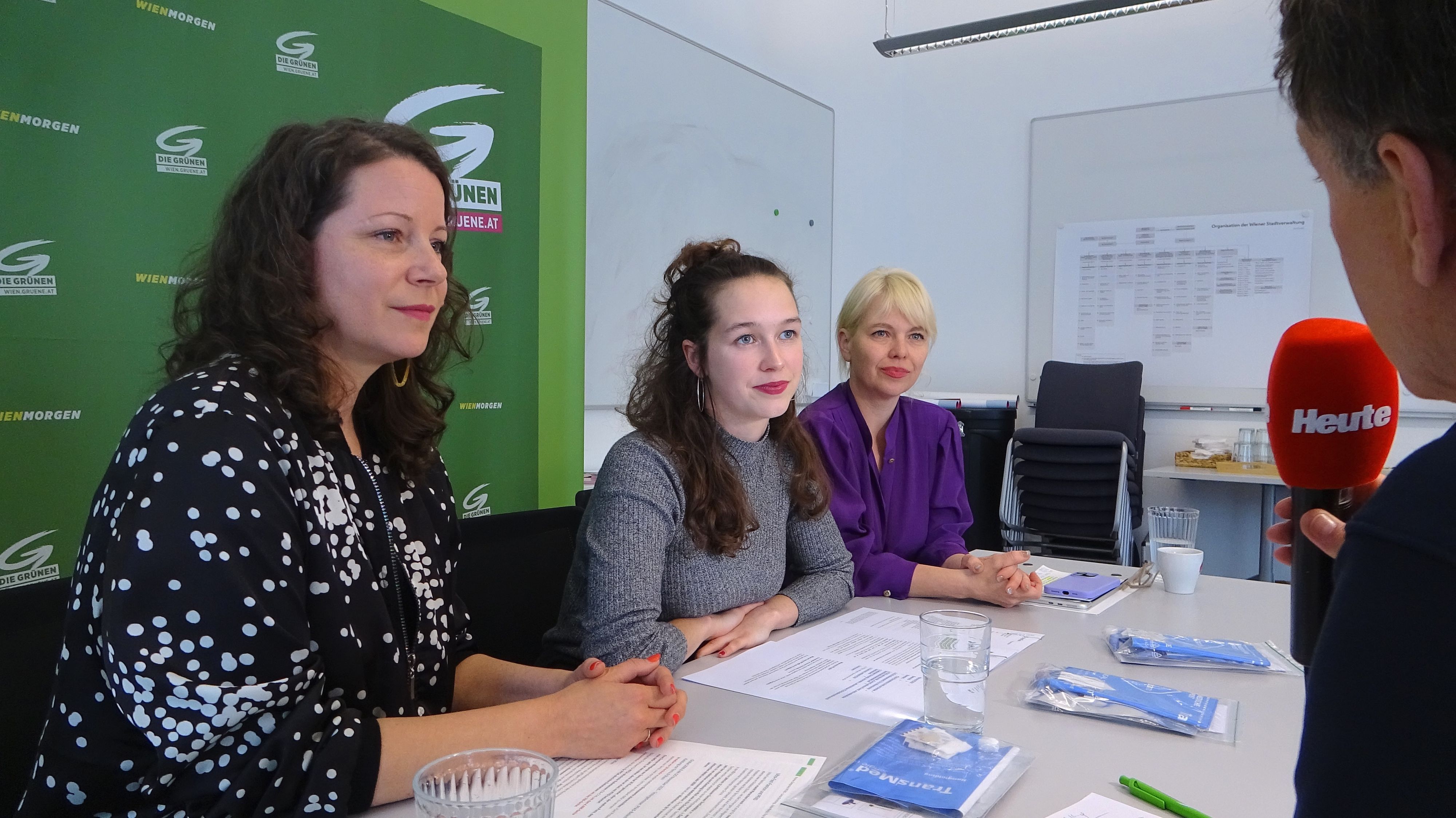 Heute.at - Ewigkeits-Gifte – Politikerinnen lassen sich testen