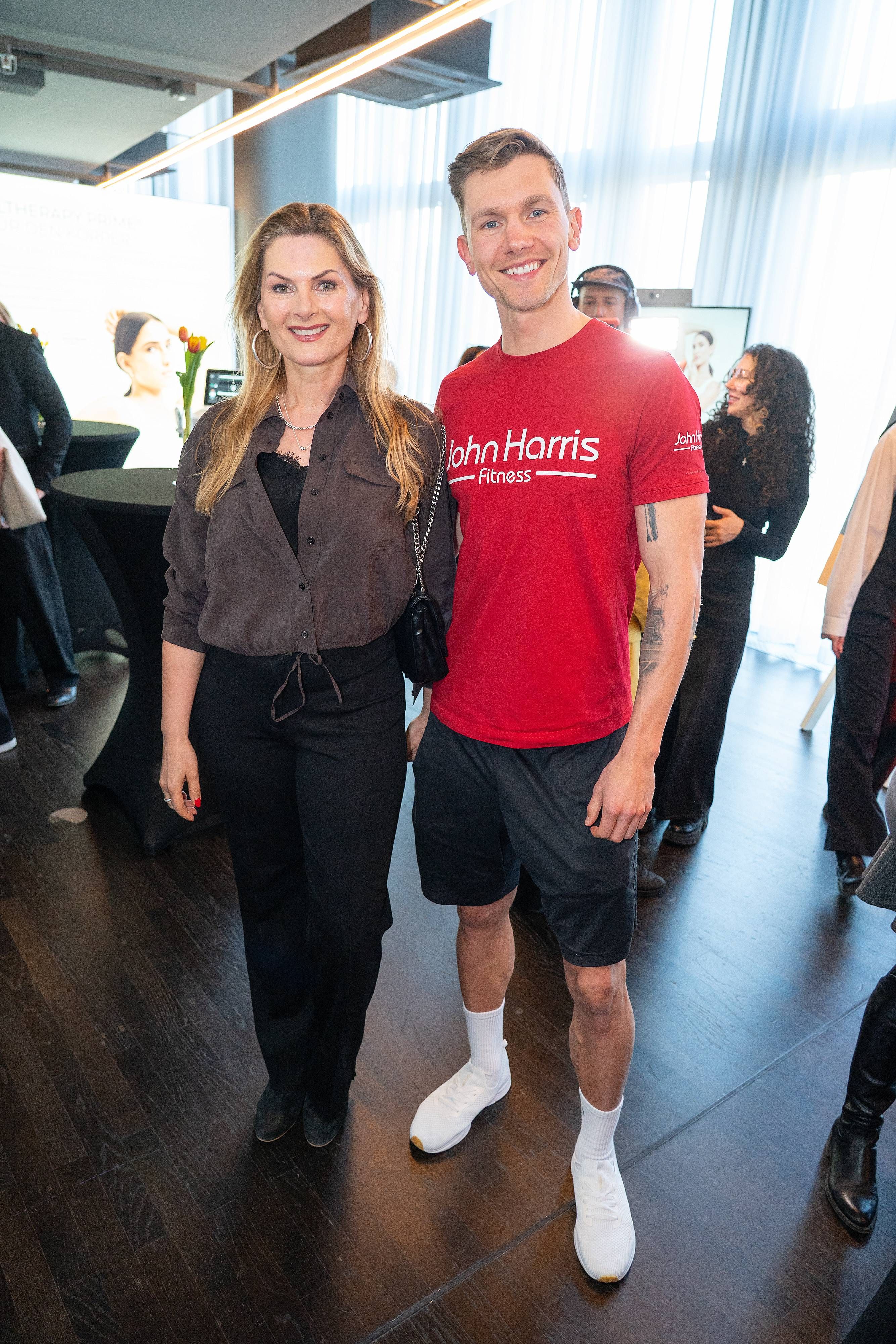 Martina Kaiser mit Roman Schindler bei der Präsentation von Ultherapy Prime