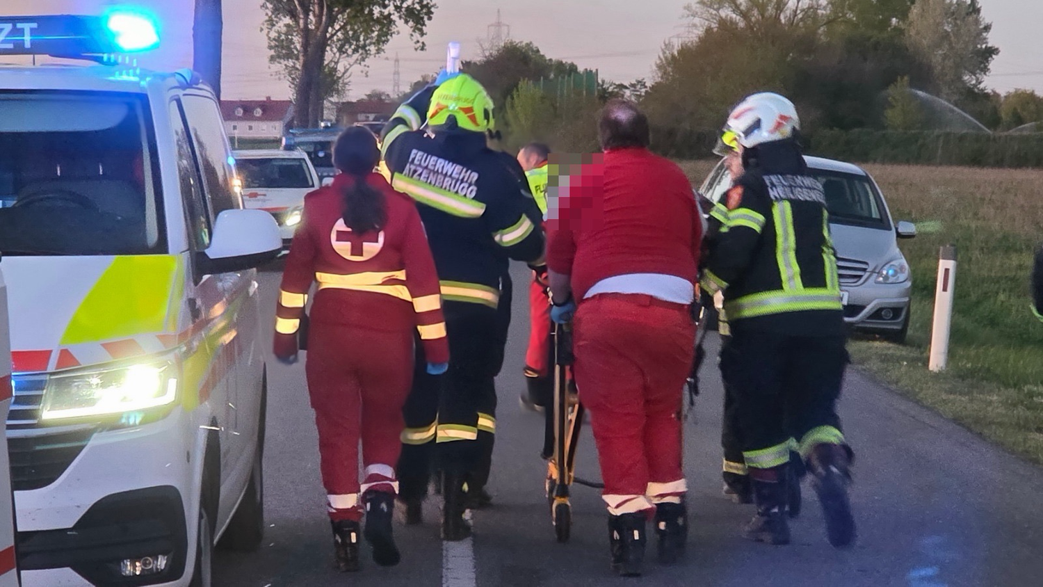 Heute.at - Mann stirbt bei Crash – Verletzte klettern aus Wracks