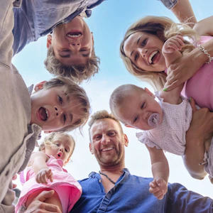 Warum Erstgeborene im späteren Leben oft erfolgreicher sind