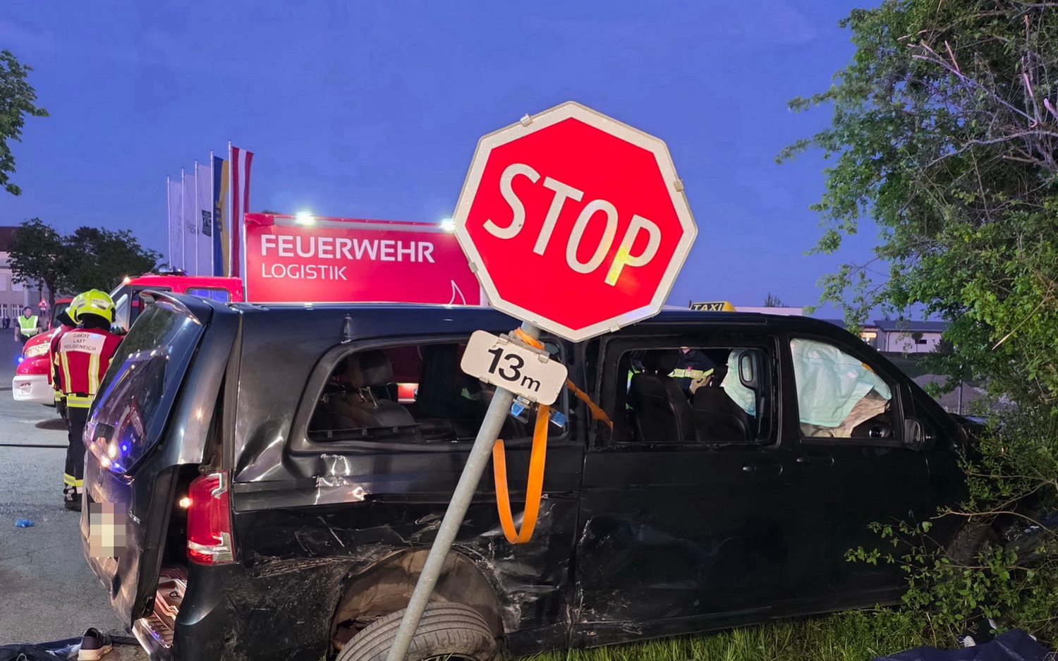 Heute.at - Schwerer Crash in NÖ! 1 Toter, mehrere Verletzte