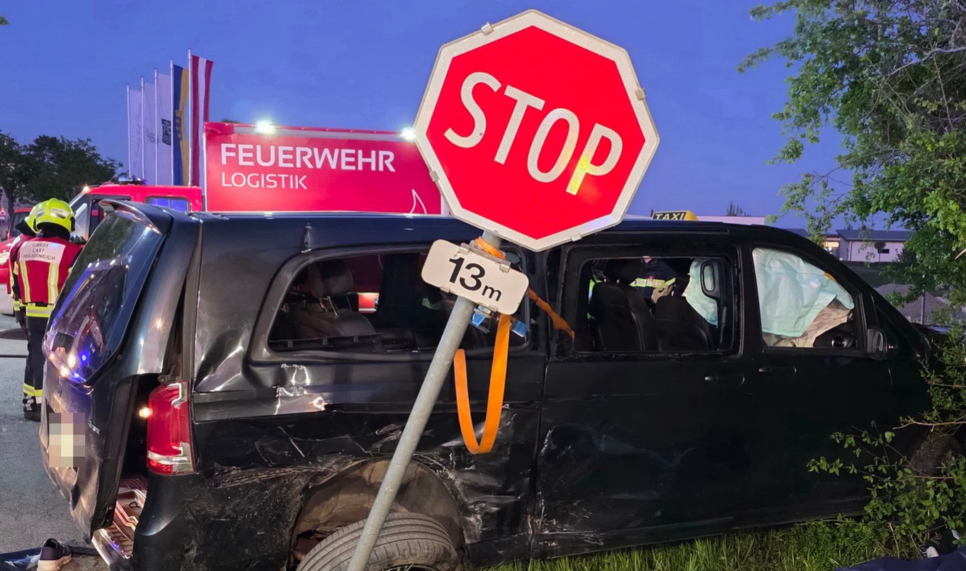 Bei dem Unfall bei Trasdorf kam für eine Person jede Hilfe zu spät.