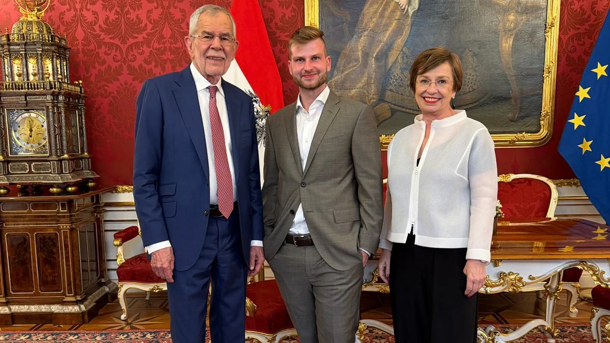 Gabriel Spettel mit Bundespräsident Alexander Van der Bellen und "First Lady" Doris Schmidauer.