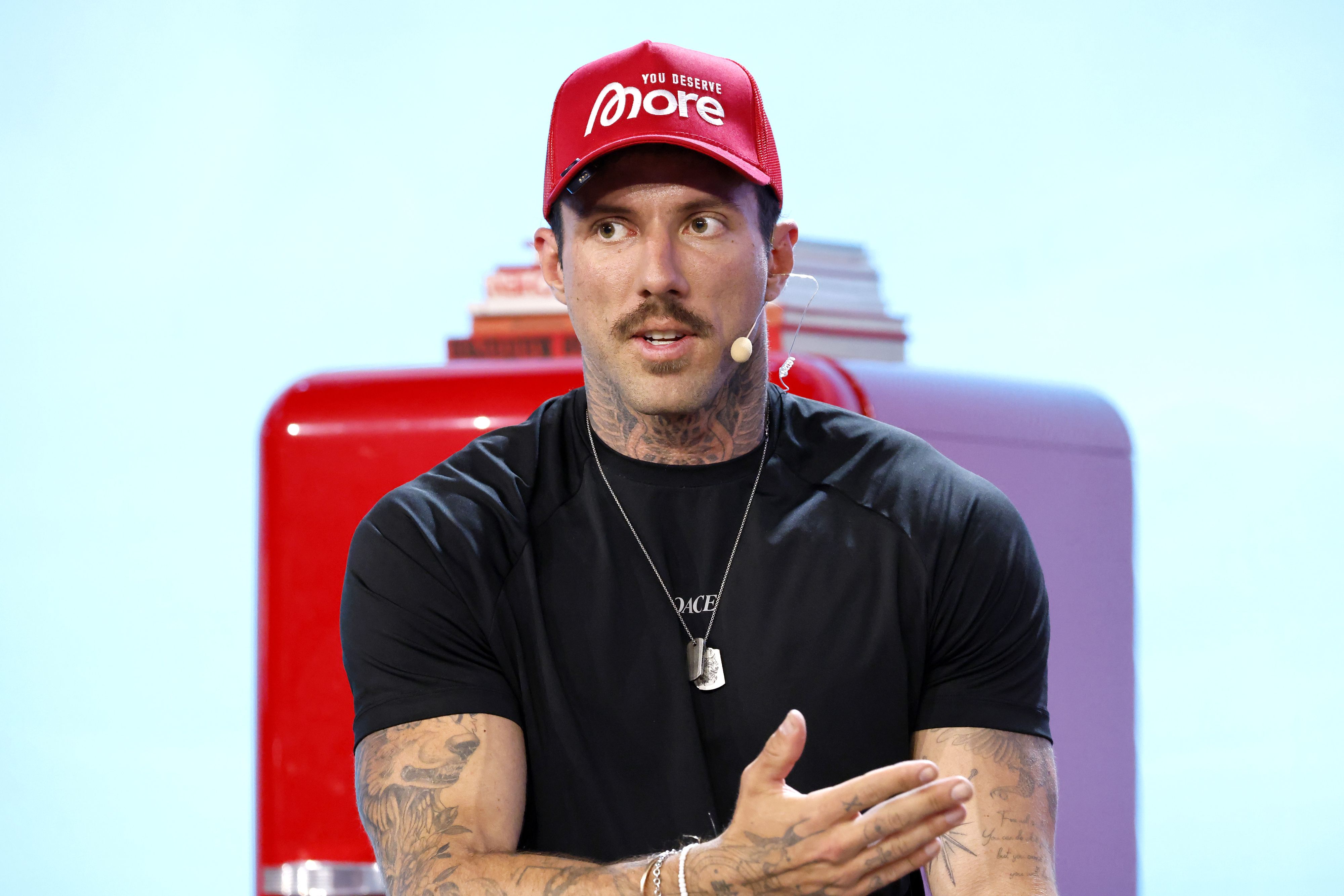 Heute.at - Ins Gesicht treten – Shitstorm wegen Gewalt-Kommentar