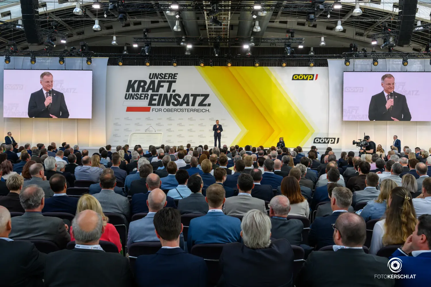 Im Mittelpunkt beim OÖVP-Landesparteitag: Landeshauptmann und Patreichef Thomas Stelzer.